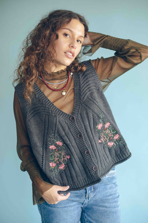 EMBROIDERED KNITWEAR VEST - CHARCOAL