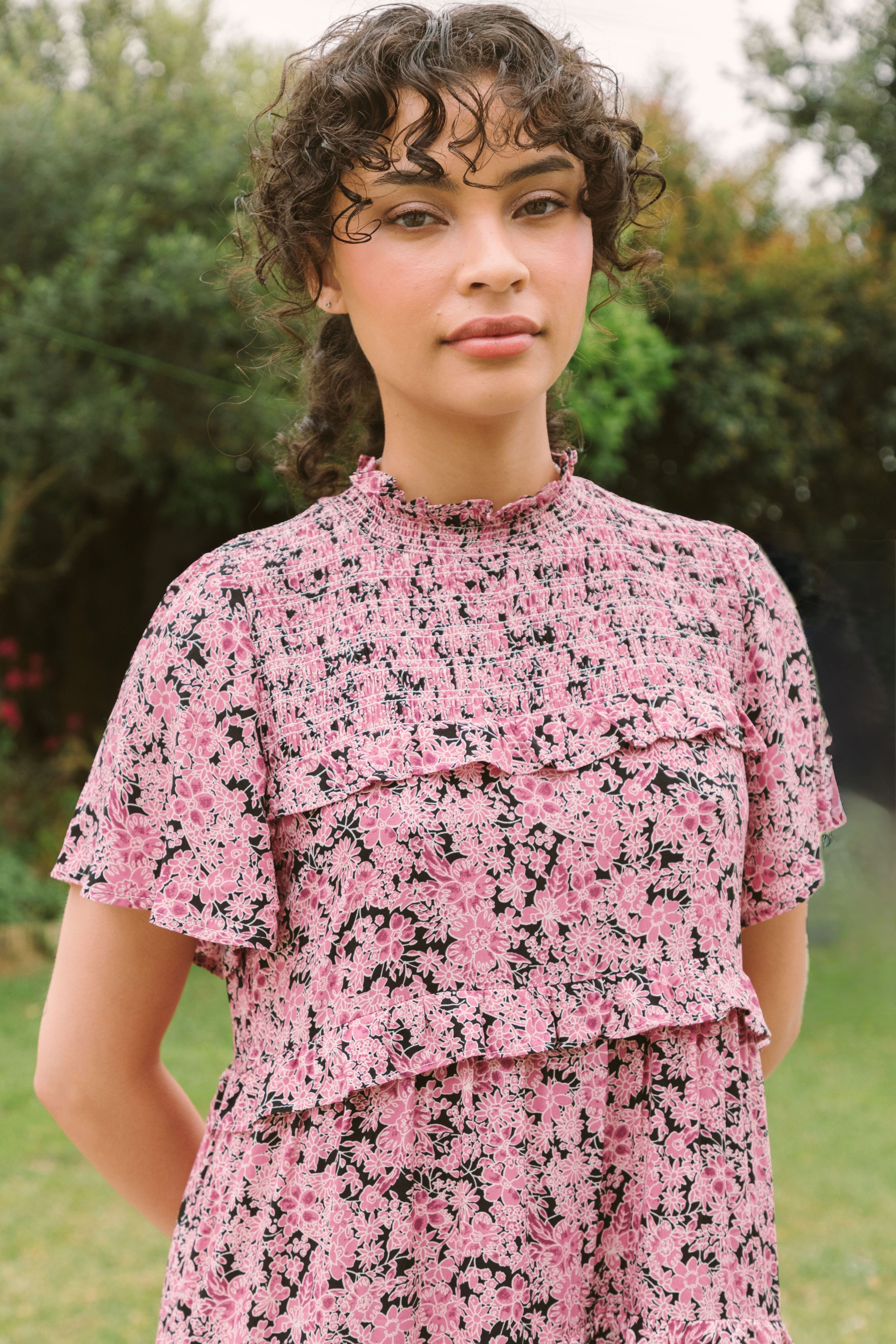 SMOCKED MIDI DRESS - DARK FLORAL