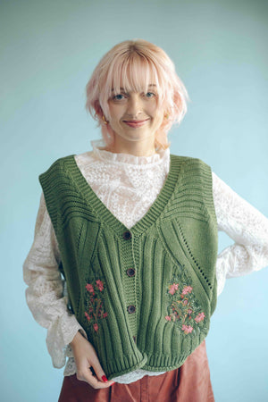 EMBROIDERED KNITWEAR VEST - OLIVE