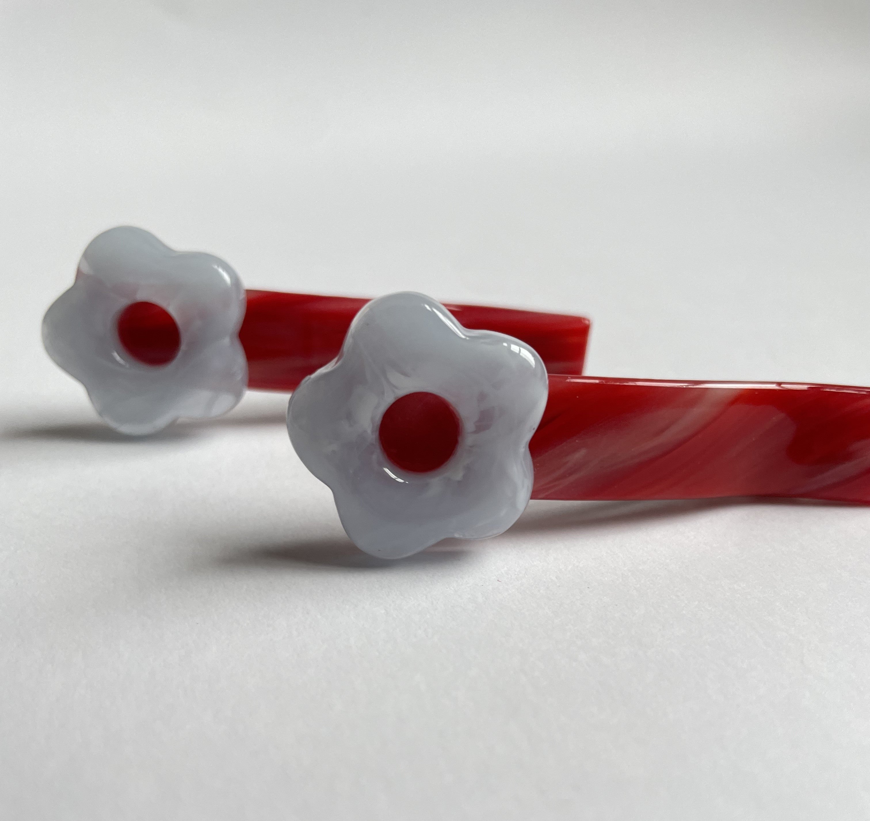 LEYLA FLOWER CLIP SET - RED/BLUE