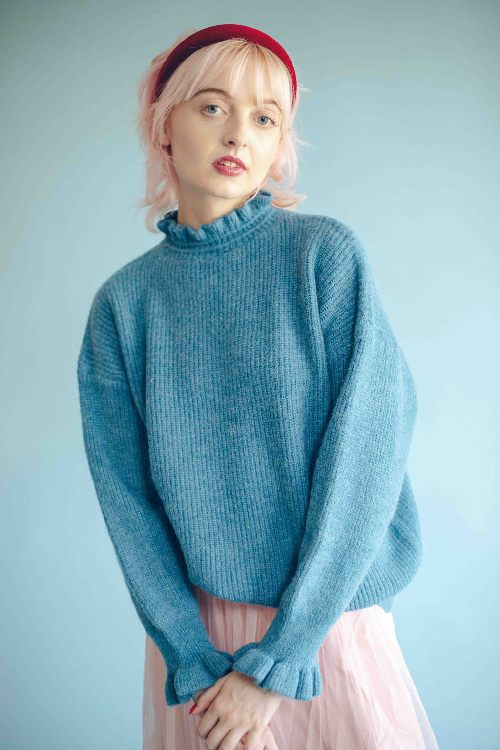 HIGH-NECK RUFFLE PULLOVER