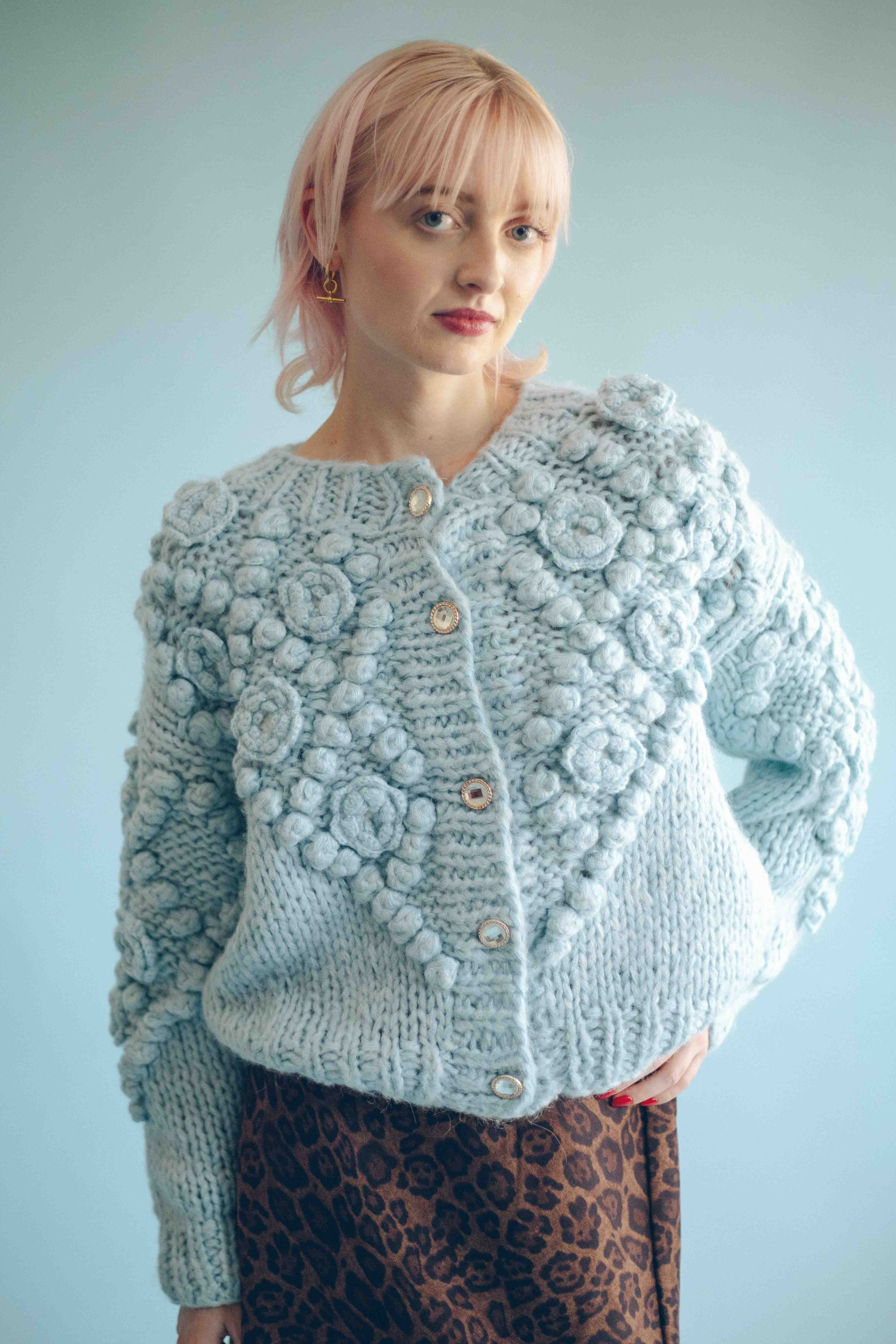WINTER ROSETTE CARDIGAN - BLUE