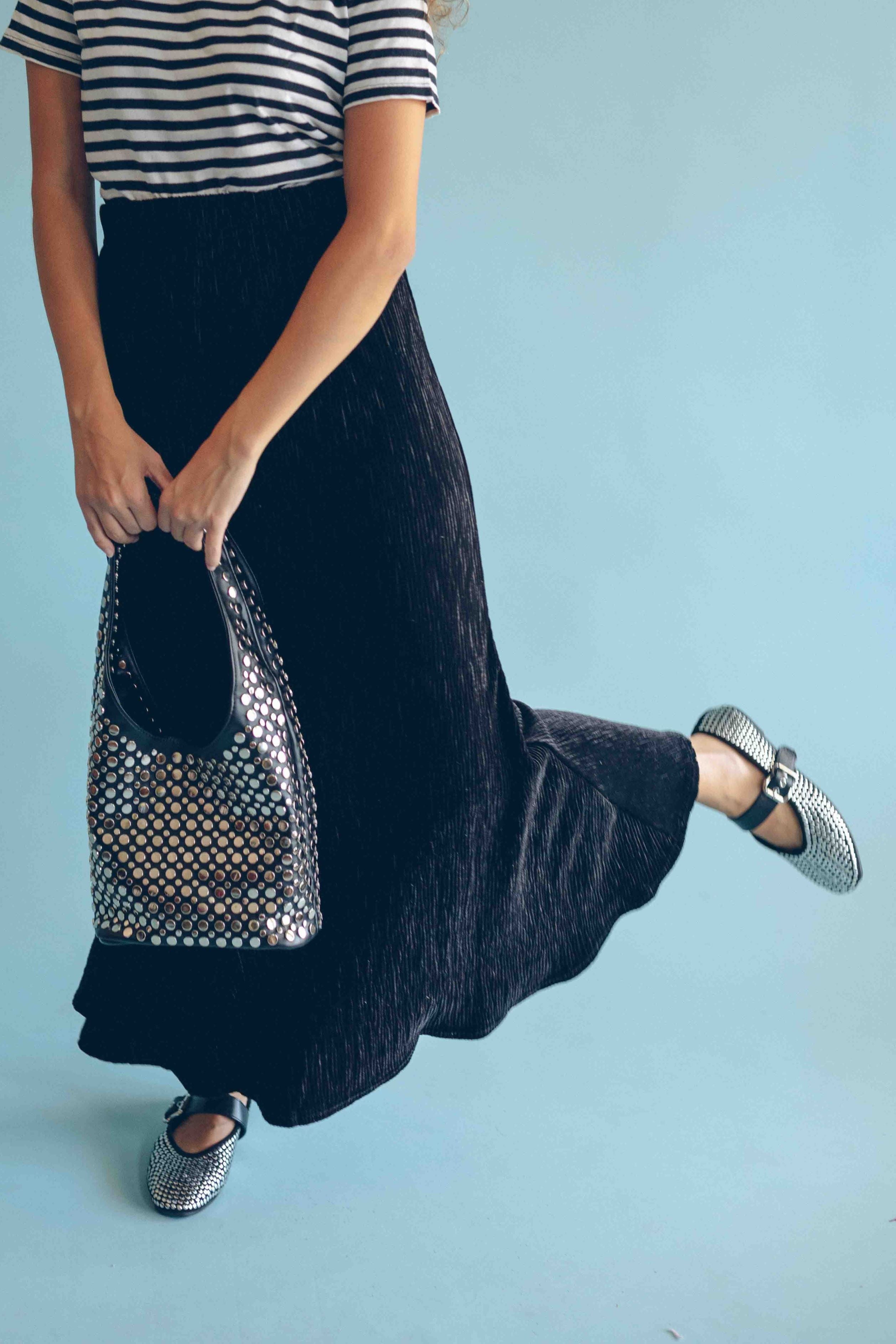 CRUSHED VELVET MAXI SKIRT - BLACK