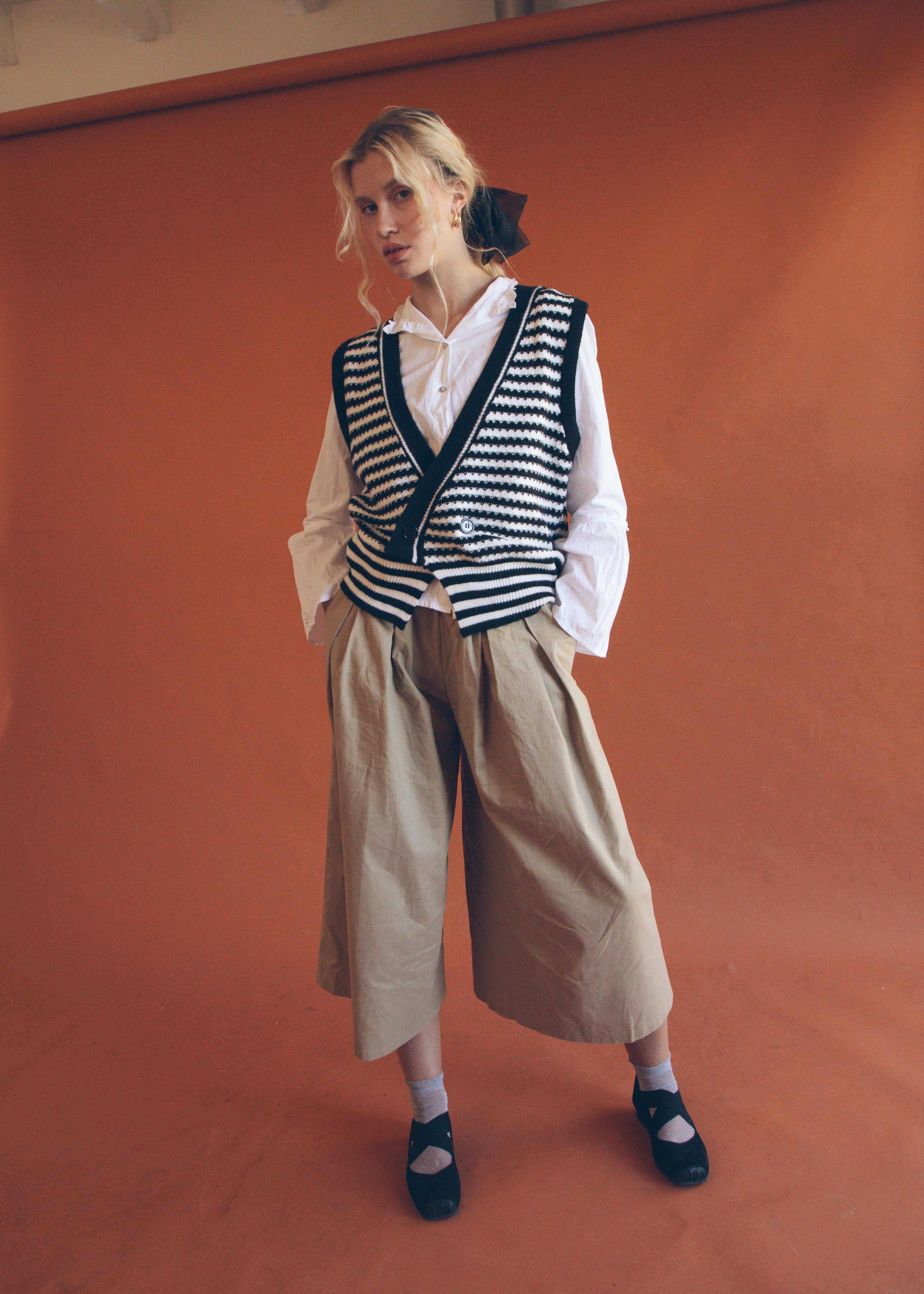 DOUBLE-BREASTED STRIPE KNIT VEST