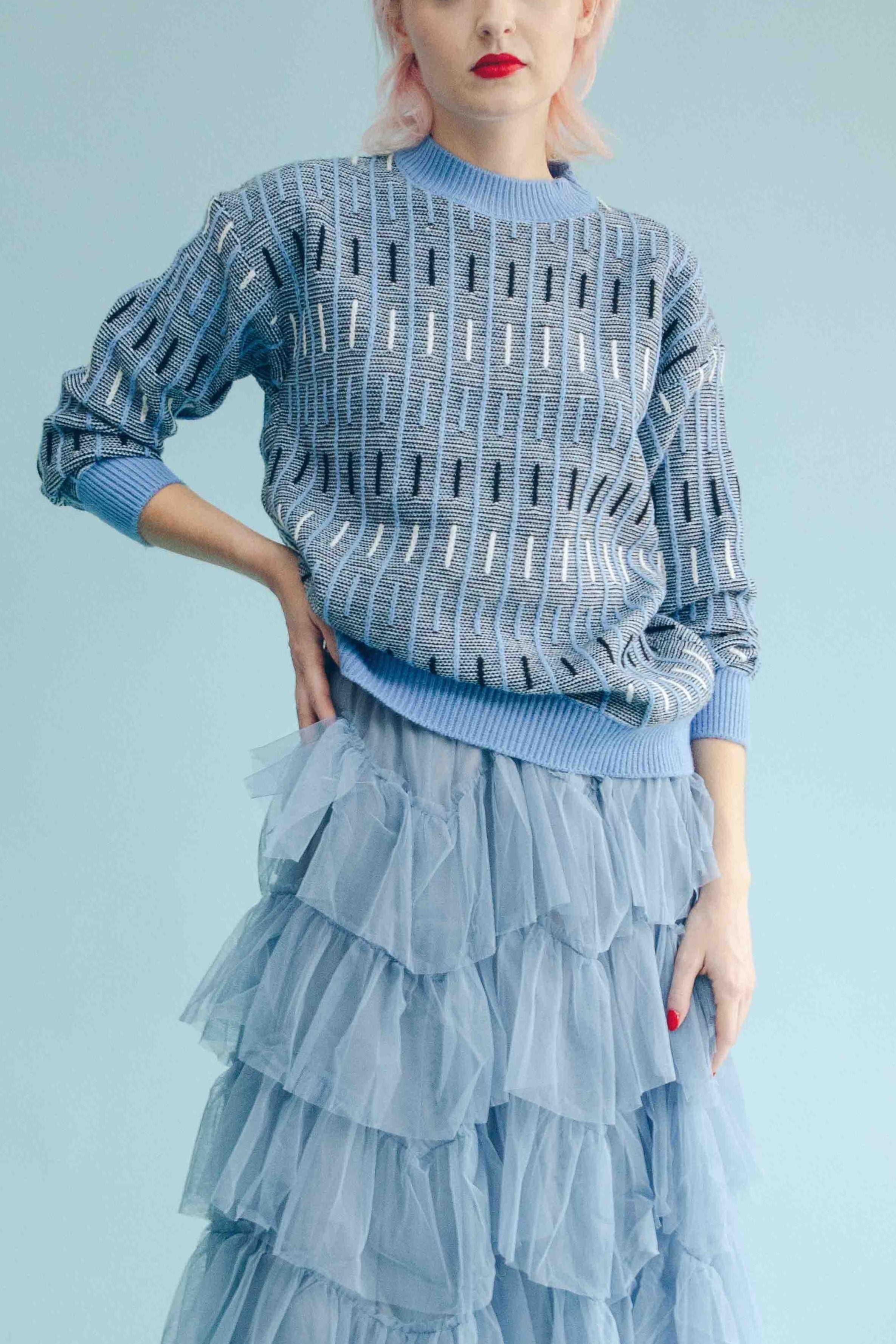 SCATTERED STRIPE PULLOVER - BLUE