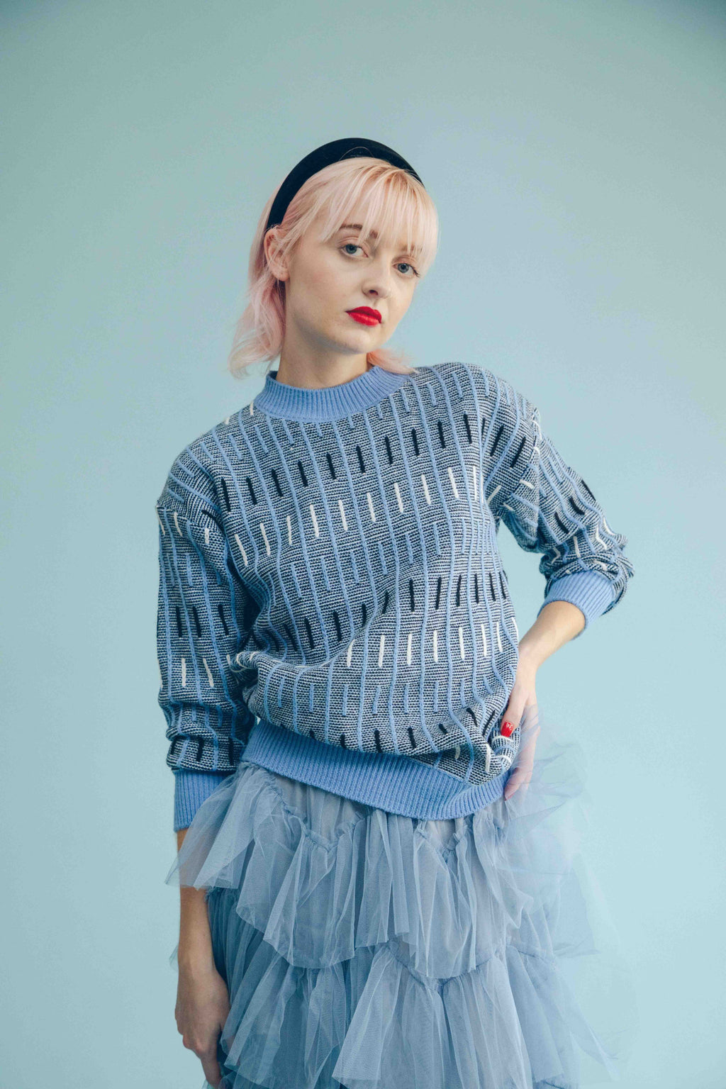 SCATTERED STRIPE PULLOVER - BLUE