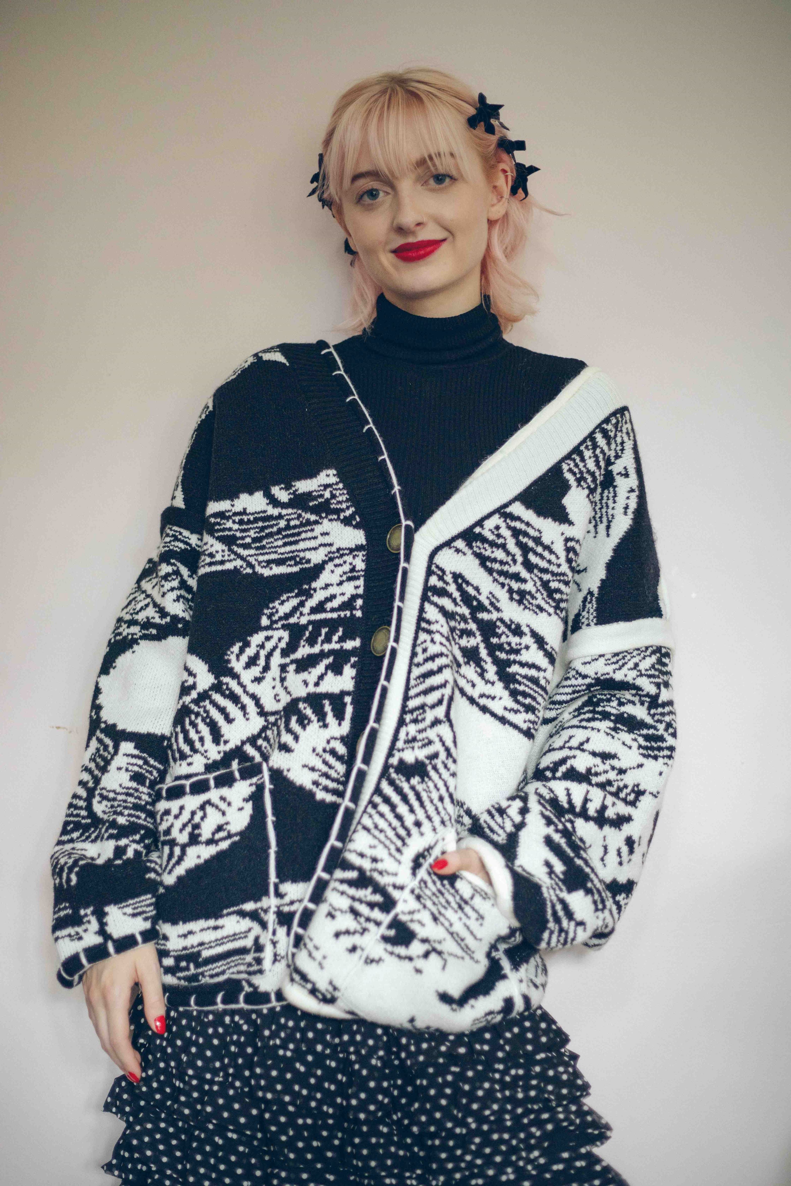 JACQUARD CARDIGAN - BLACK & WHITE