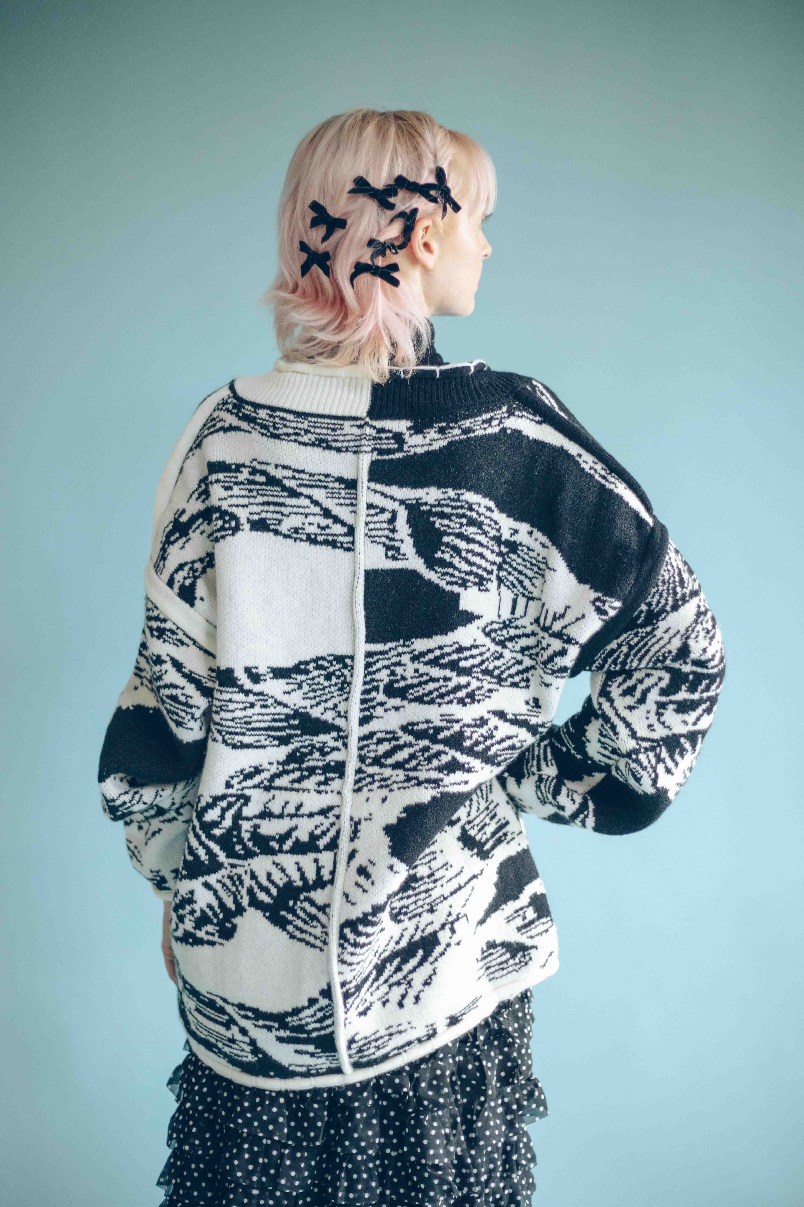JACQUARD CARDIGAN - BLACK & WHITE