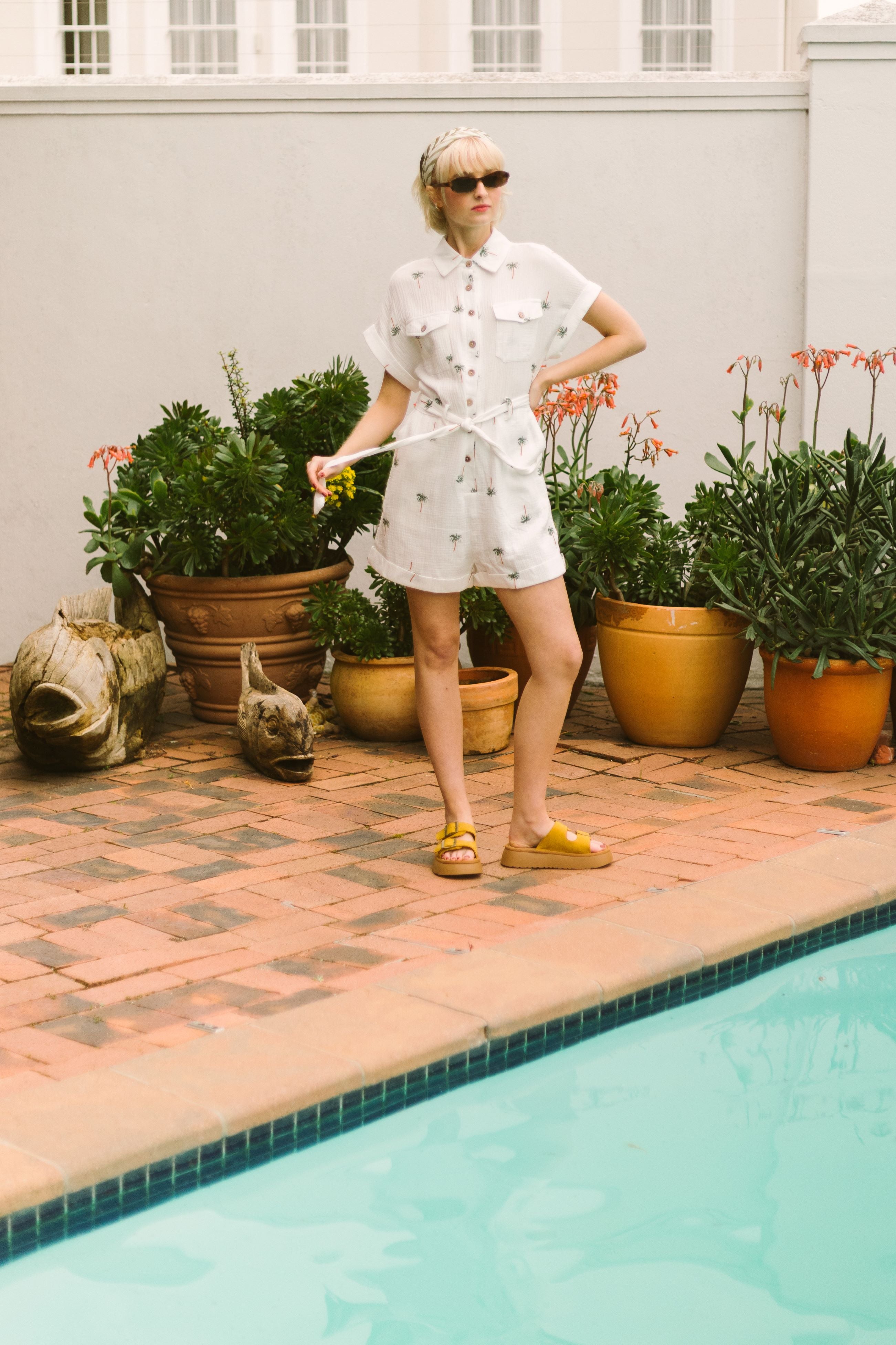 SEERSUCKER EMBROIDERED ONESIE