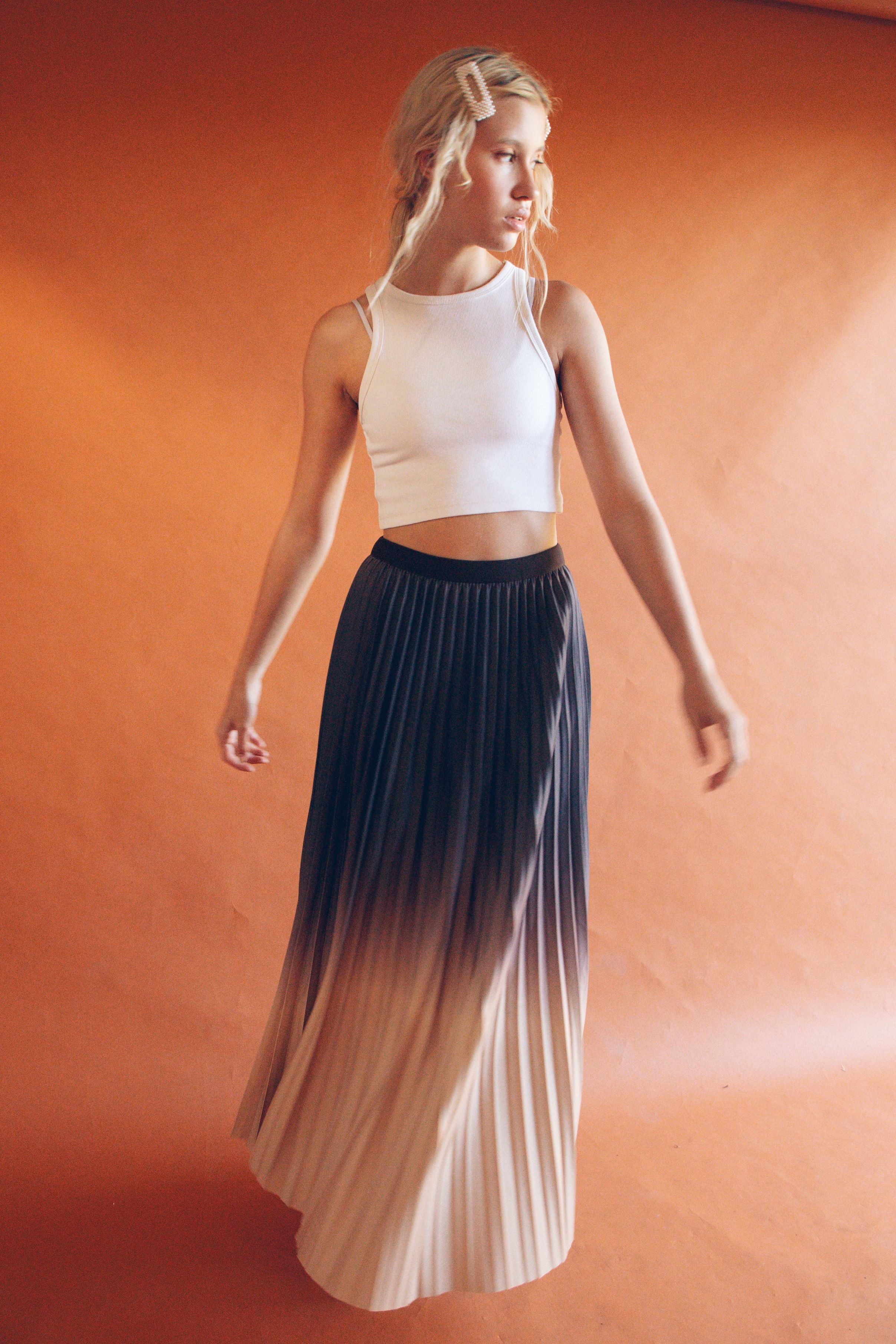 OMBRE PLEATED MAXI SKIRT