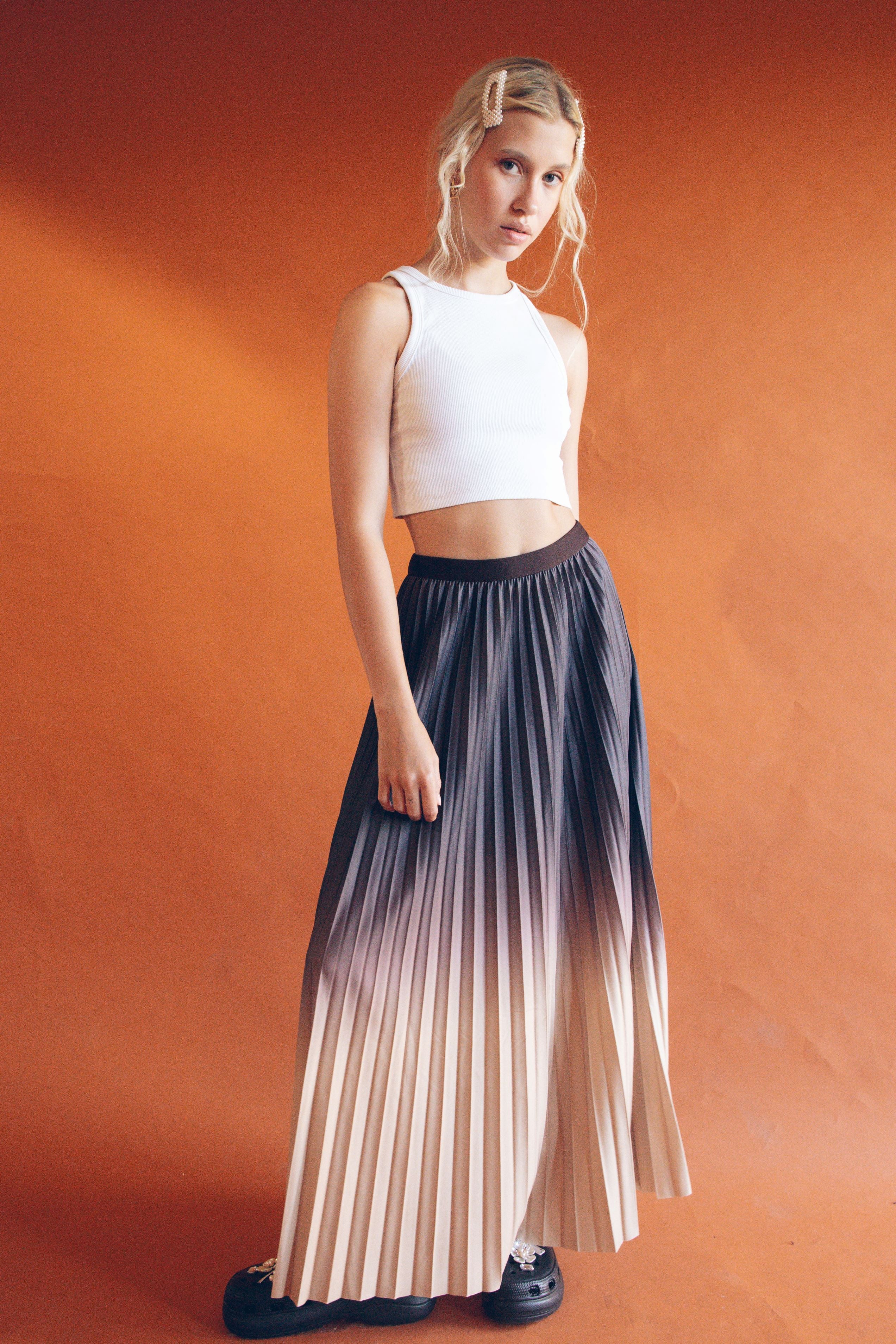 OMBRE PLEATED MAXI SKIRT