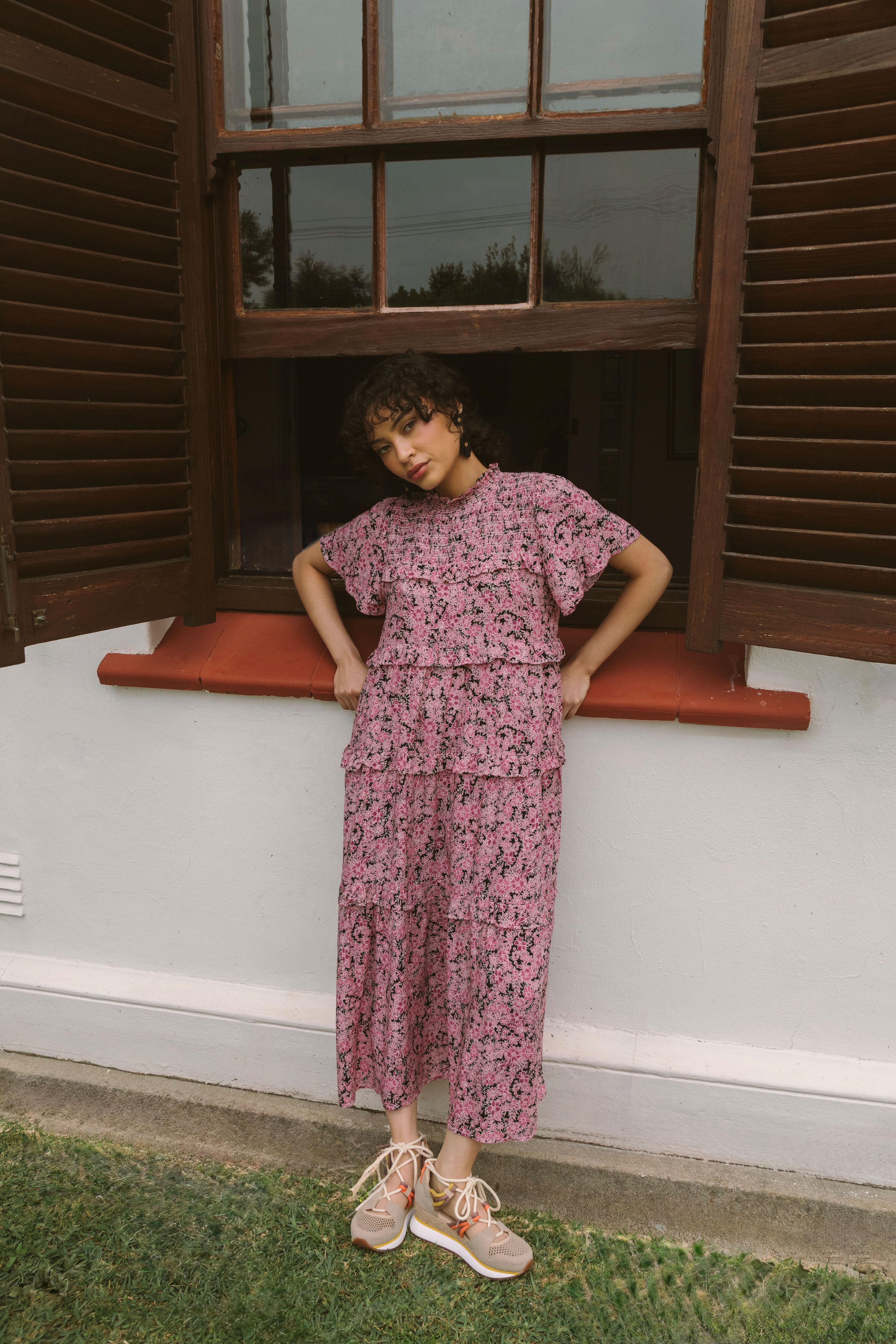SMOCKED MIDI DRESS - DARK FLORAL