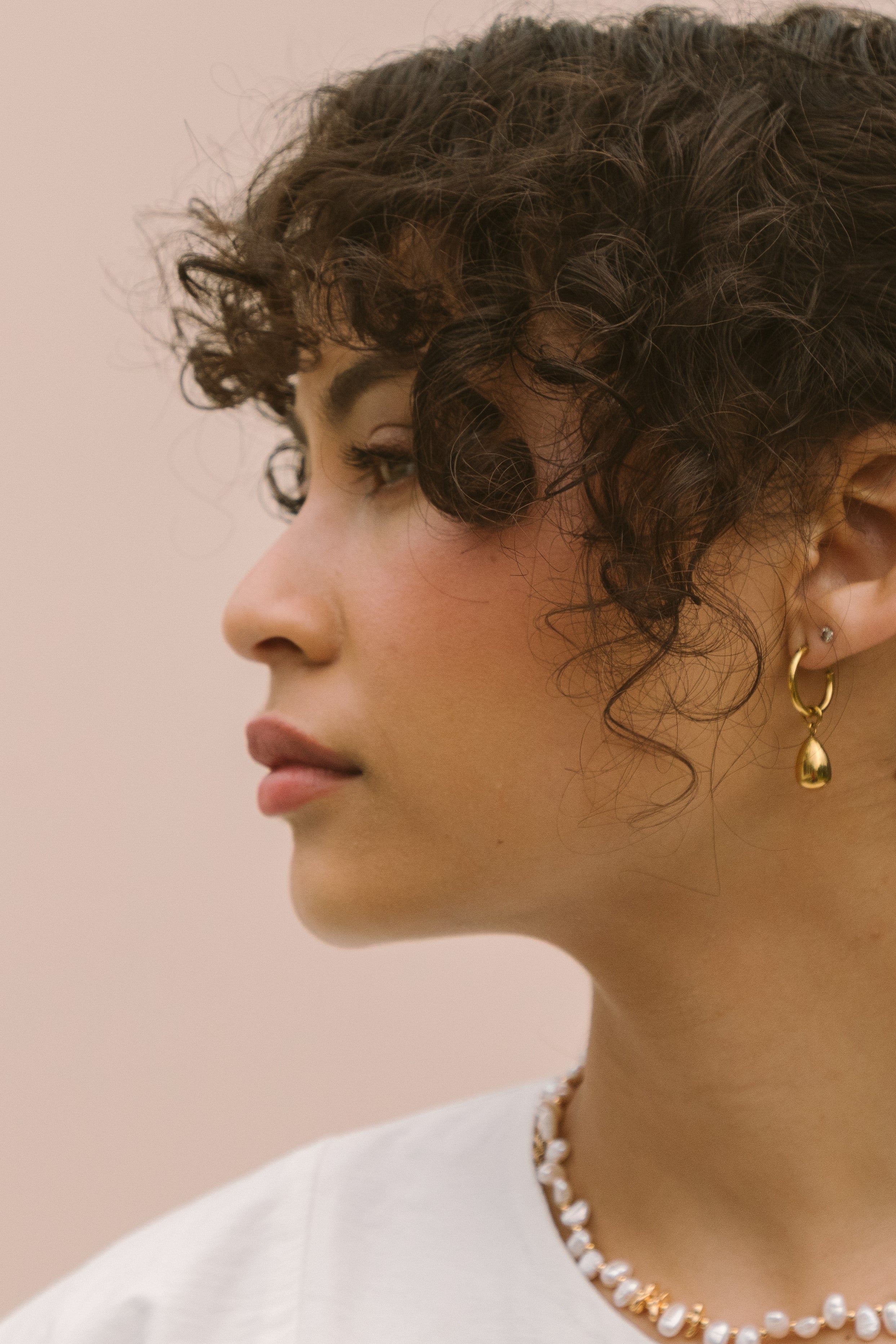 GOLD-PLATED TEARDROP HOOPS
