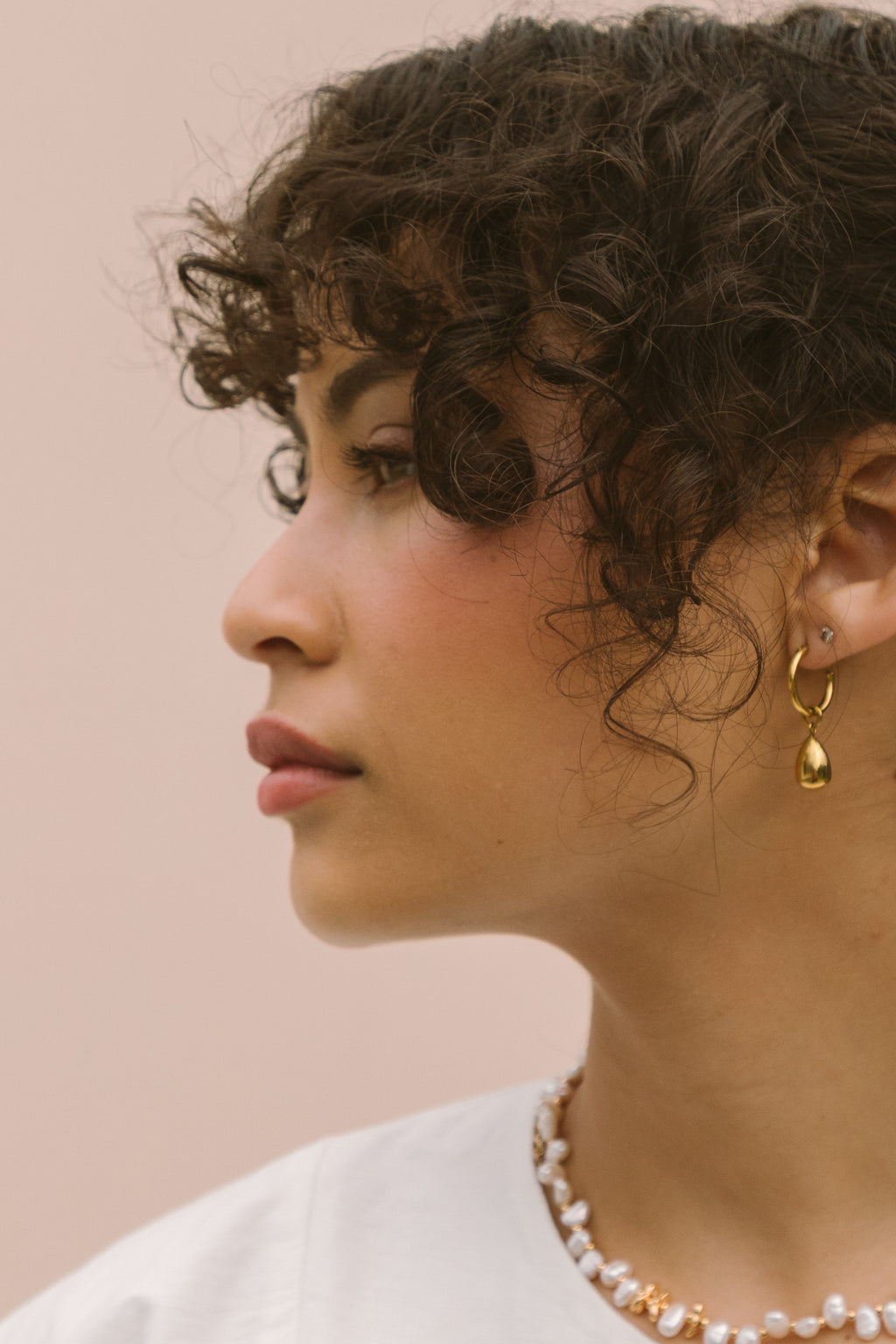 GOLD-PLATED TEARDROP HOOPS