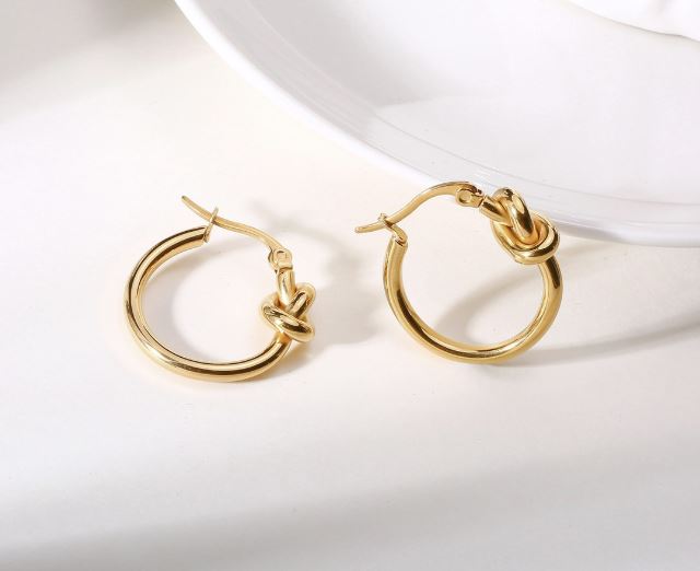 THE ELLIE GOLD-PLATED KNOT HOOPS