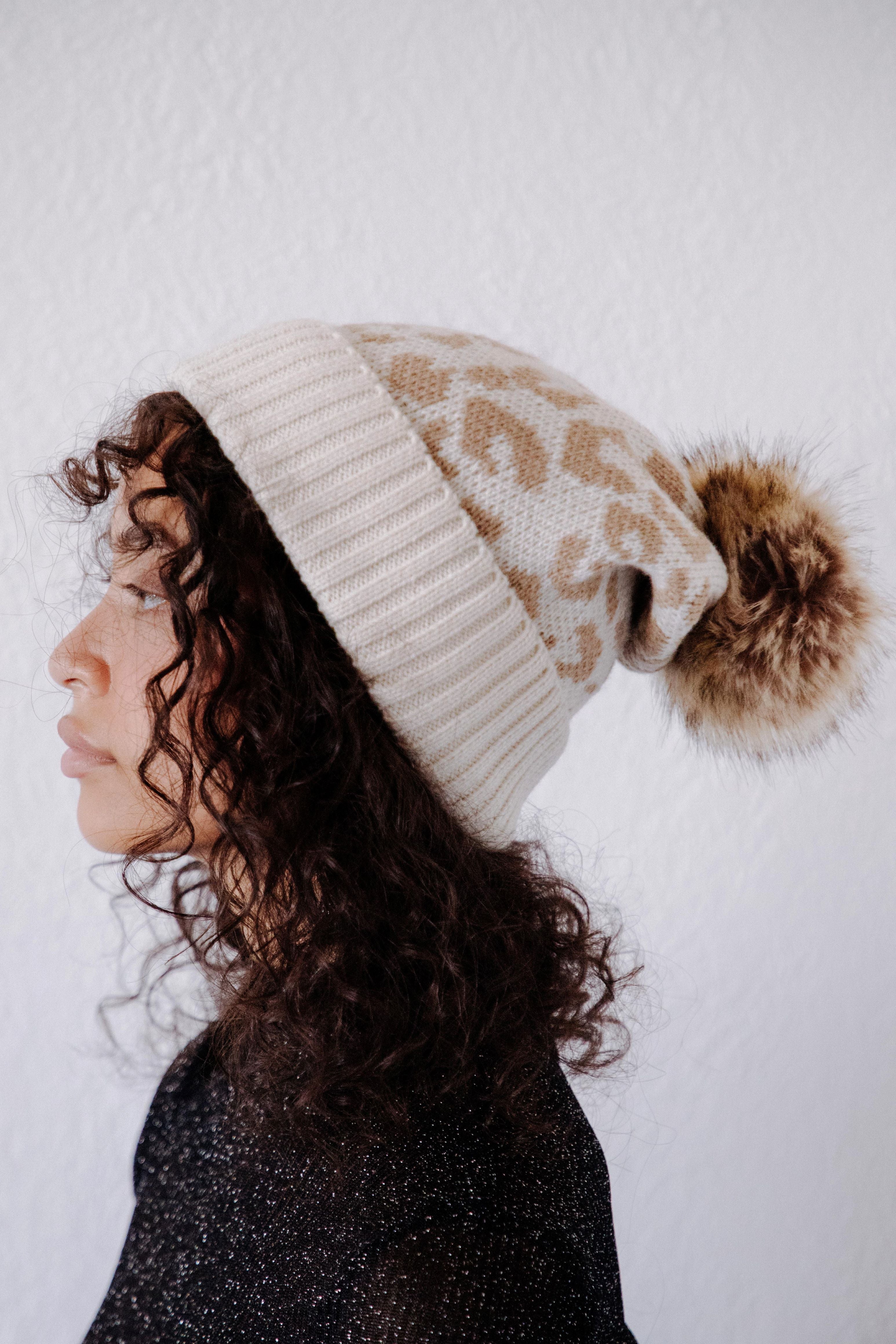 LEOPARD BEANIE WITH FLUFFY POMPOM - CREAM