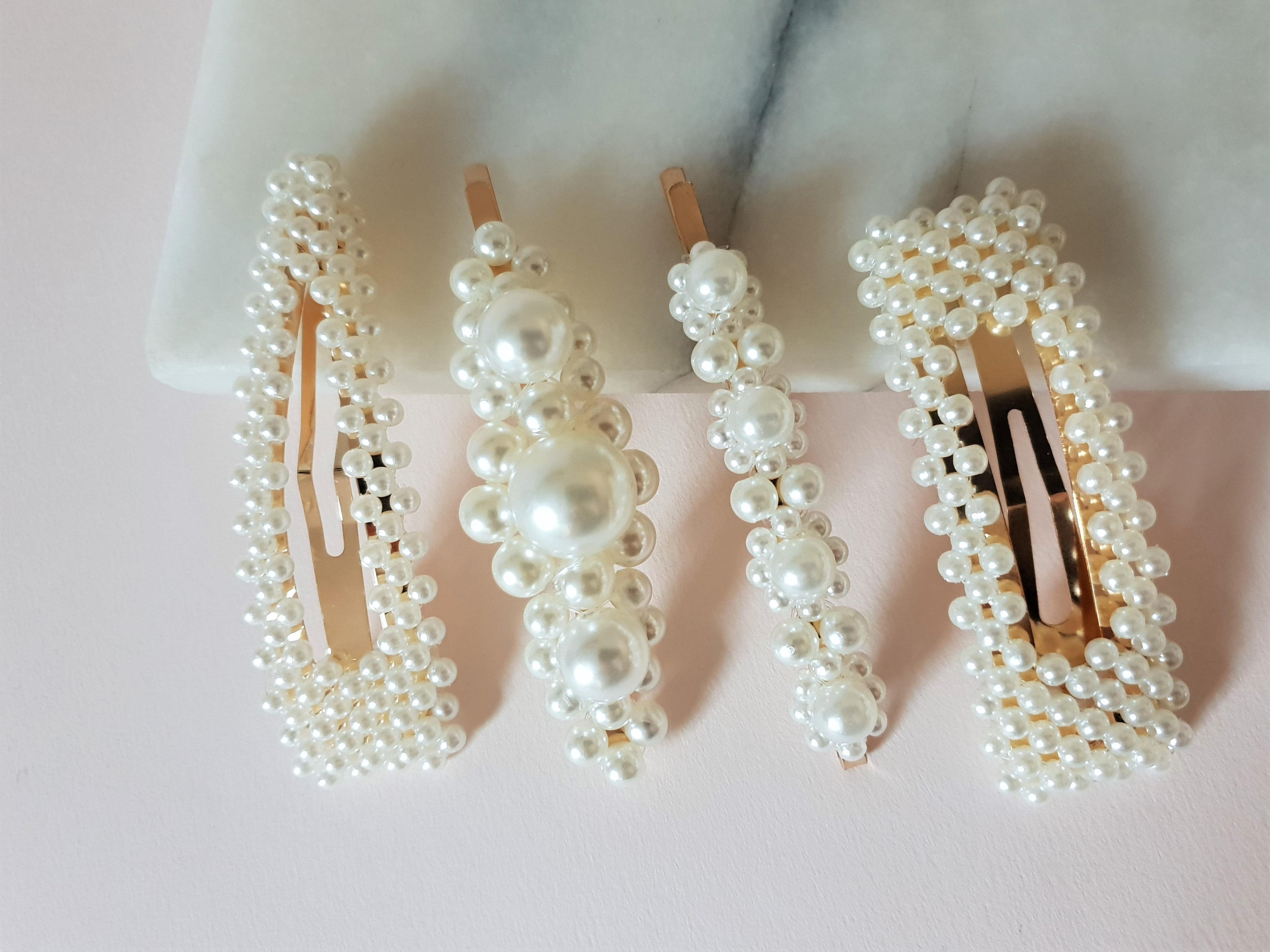 THE BEST-LOVED CHUNKY PEARL HAIR CLIP PACK