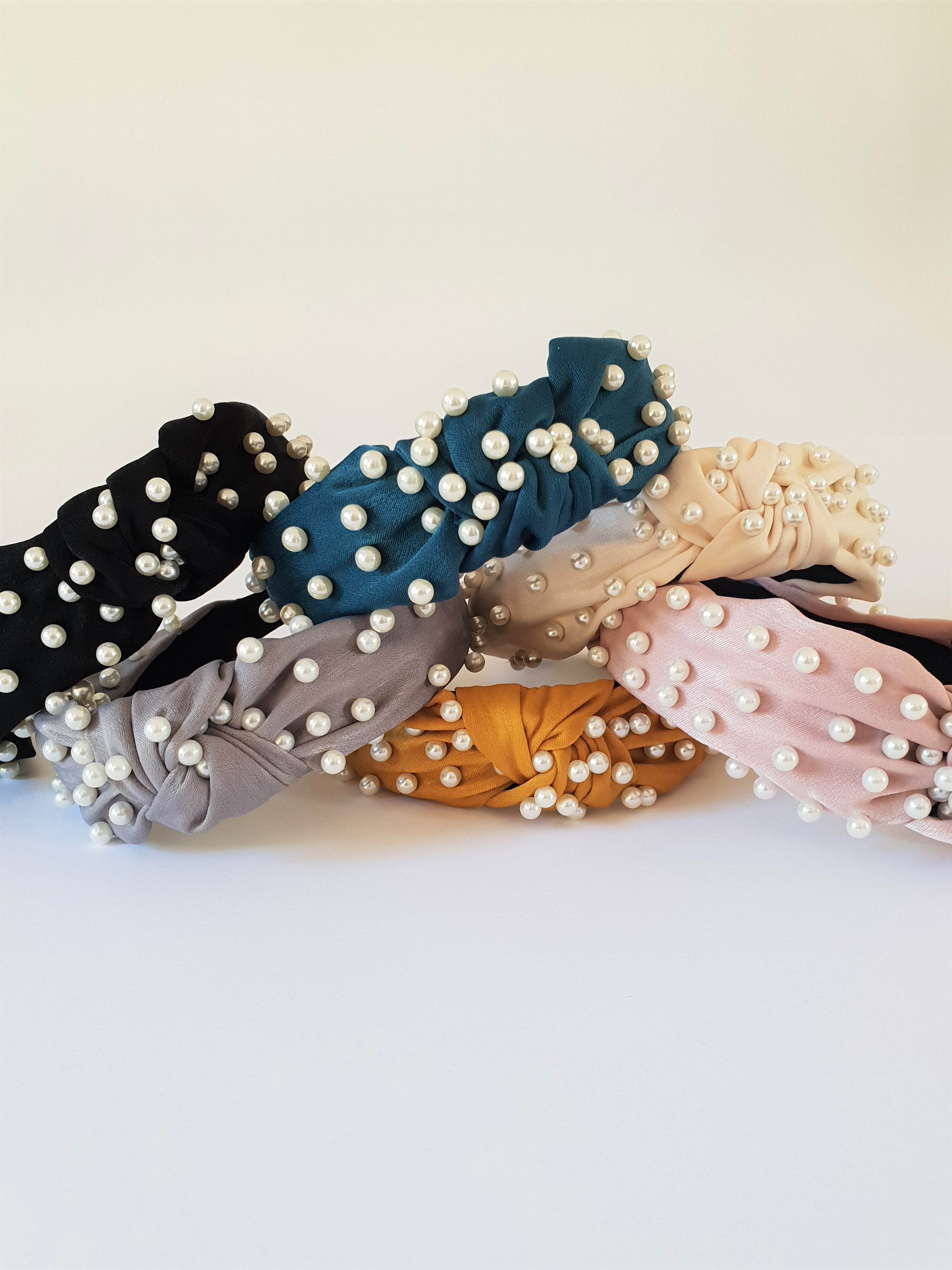 BLACK KNOTTED PEARL ALICE BAND