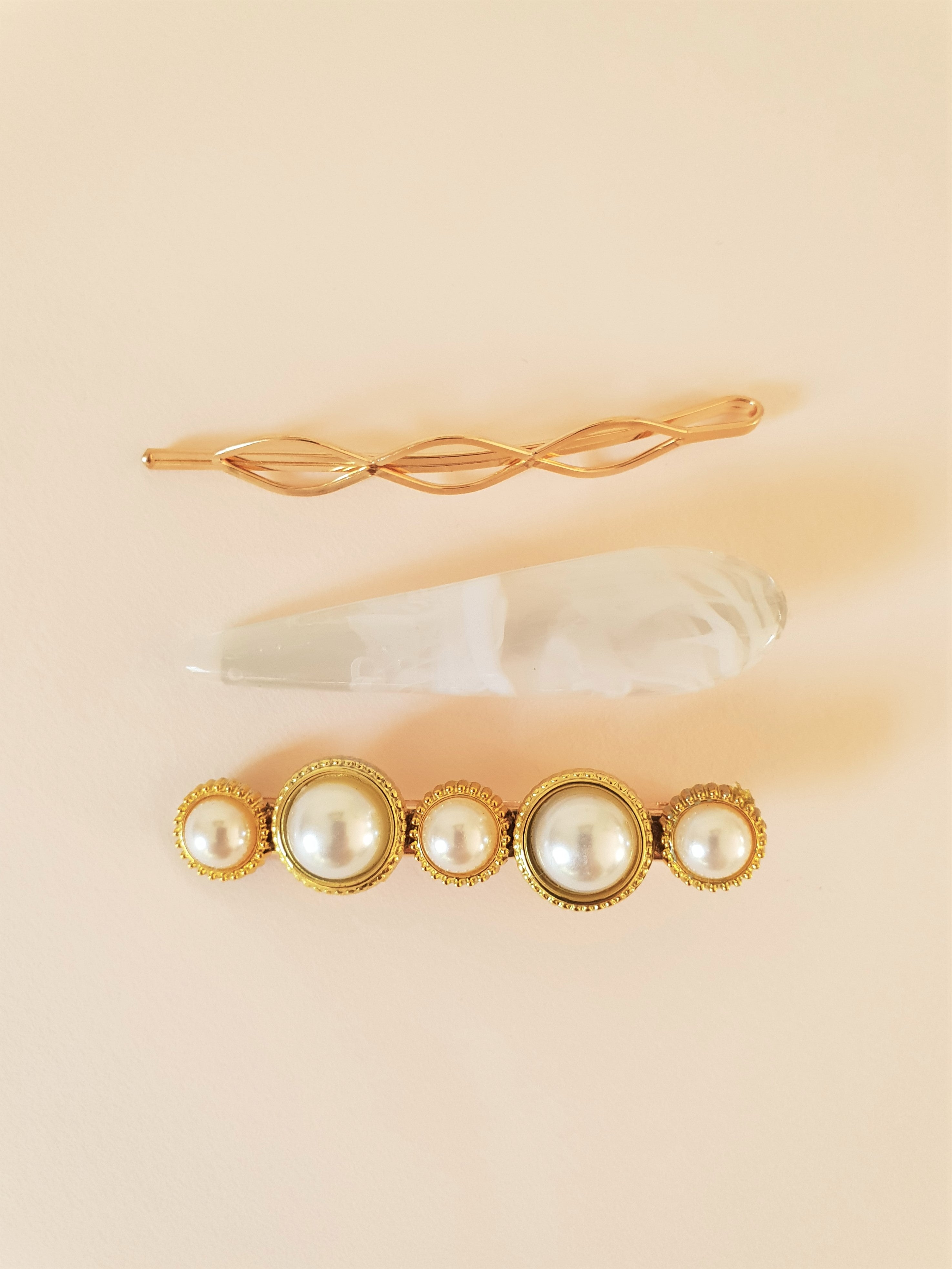 GOLD, PEARL AND RESIN HAIR CLIP SET - WHITE