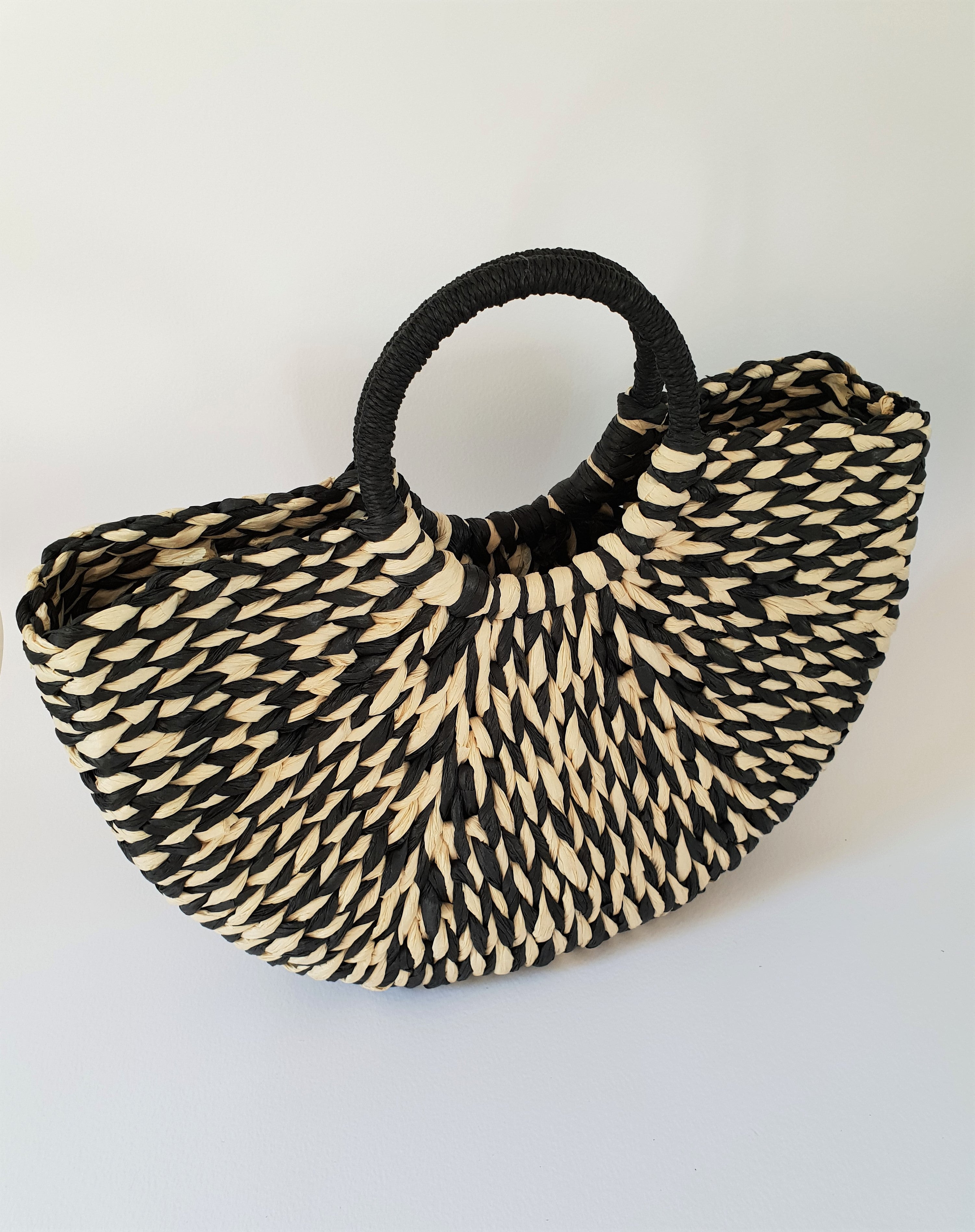 WOVEN BASKET BAG