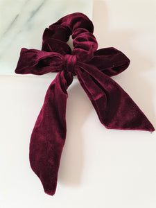 VELVET BOW SCRUNCHIE - BURGUNDY