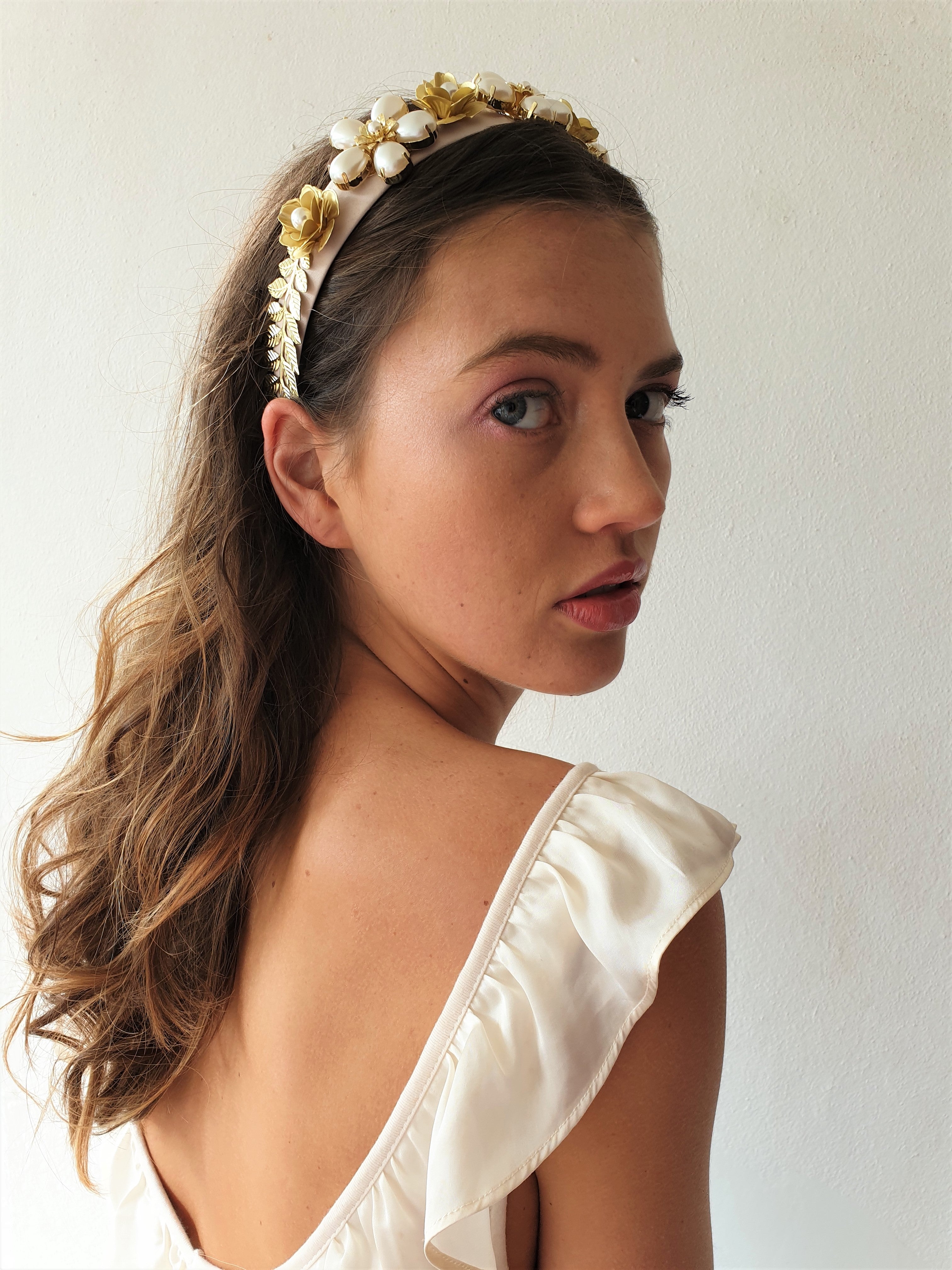 THE SLOANE FLORAL HAIR BAND
