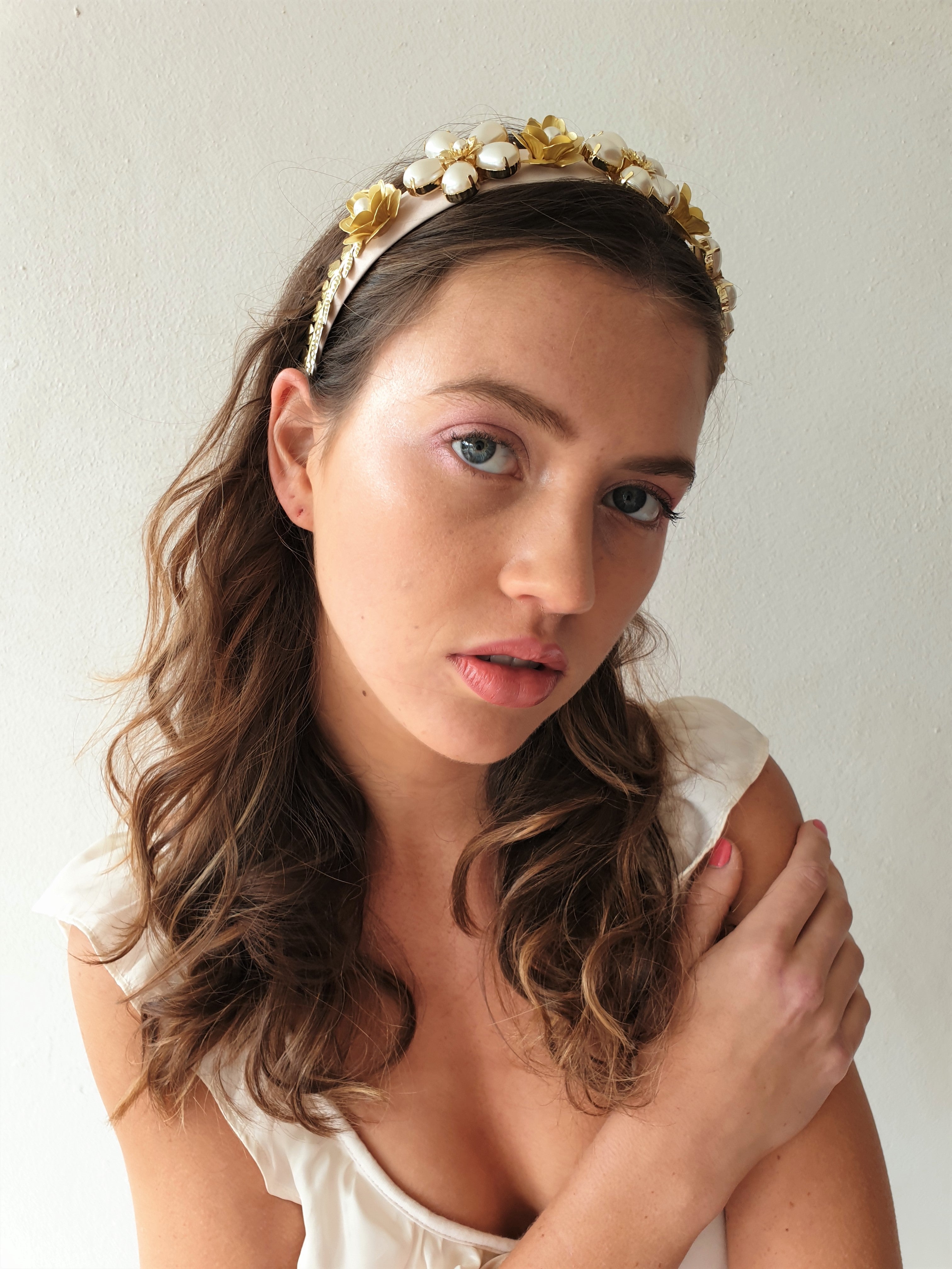 THE SLOANE FLORAL HAIR BAND