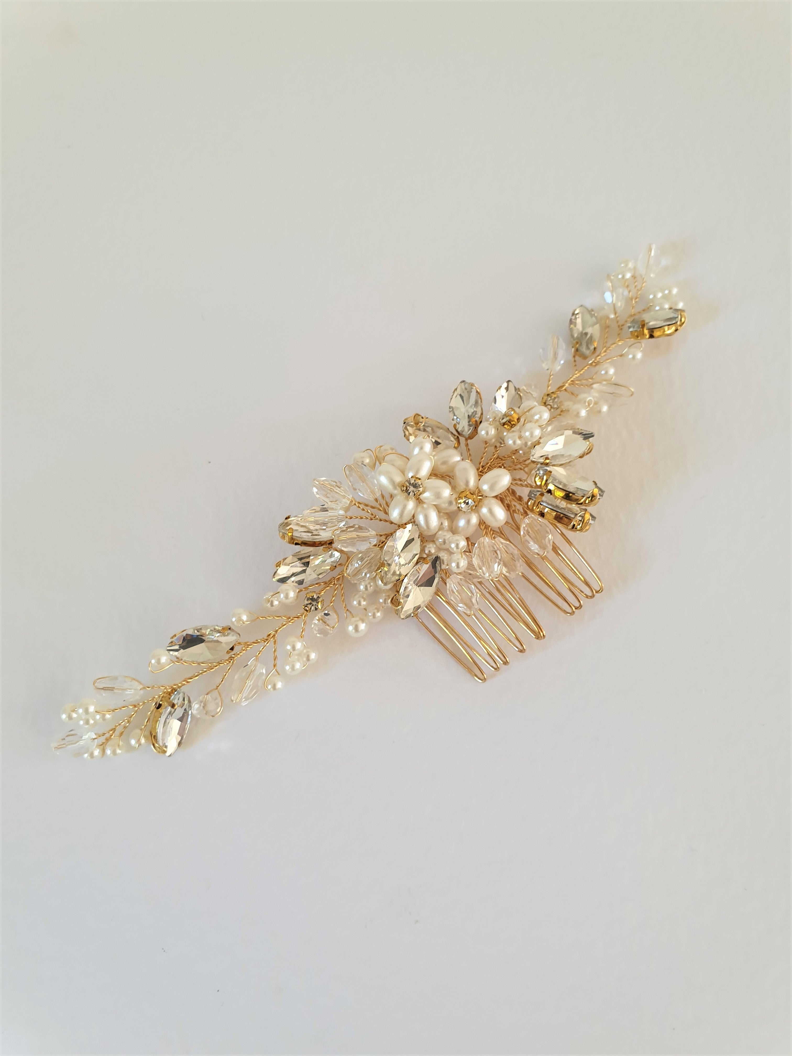 THE HARLOW COMB