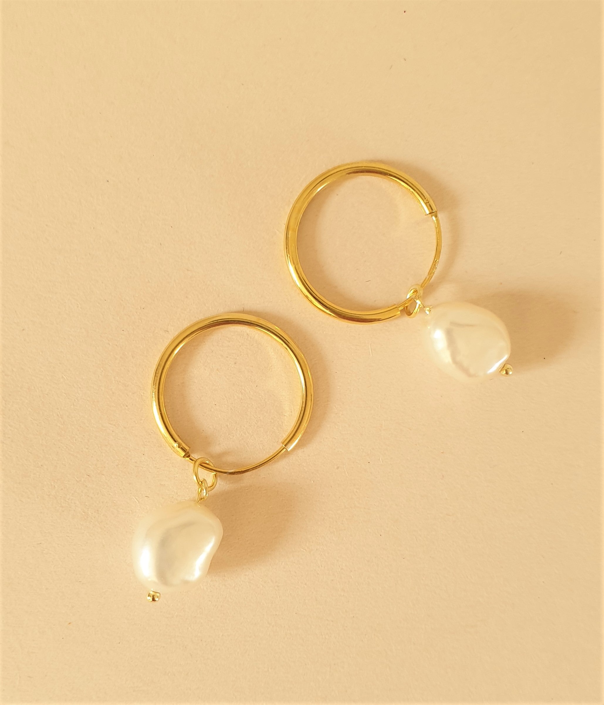 GOLD-PLATED FRESH-WATER PEARL EARRINGS