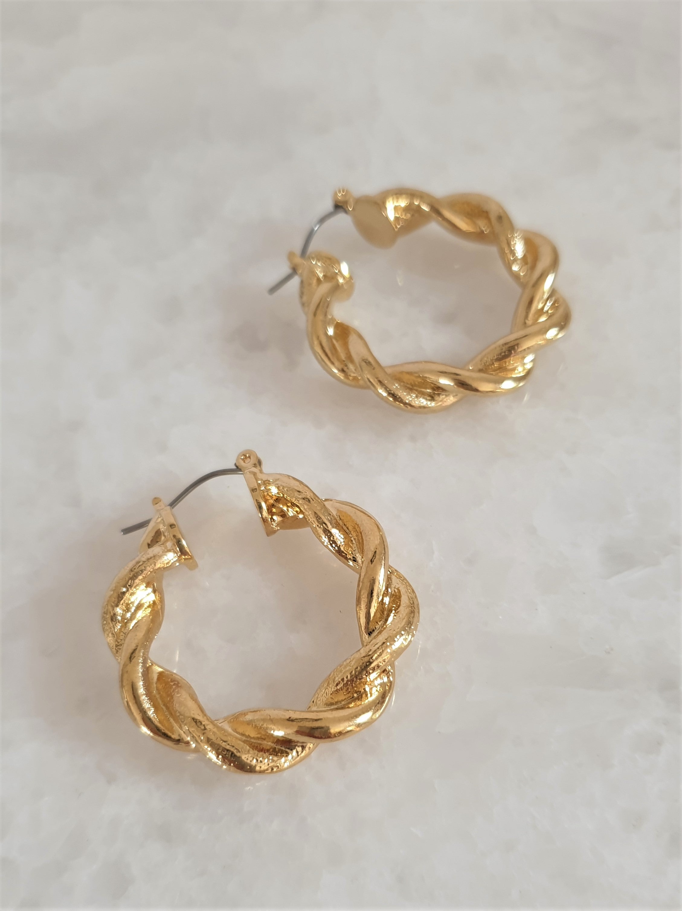 THE EVA GOLD PLATED TWIST HOOPS