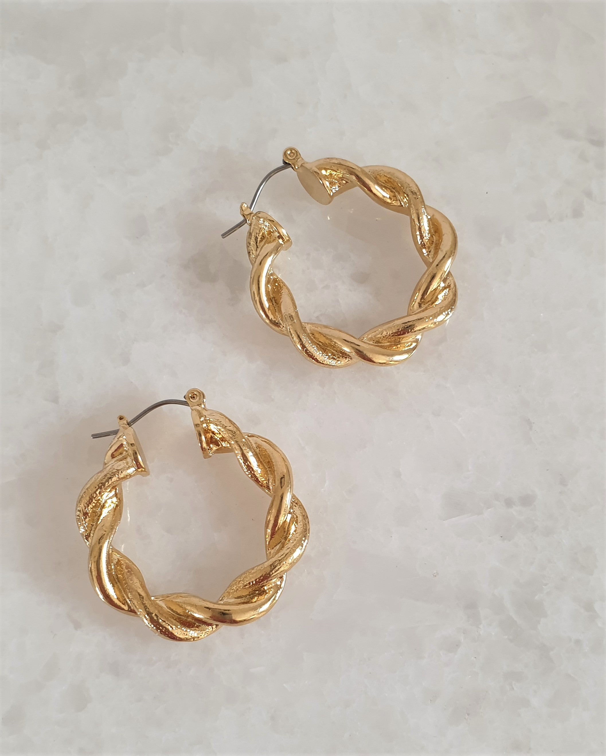 THE EVA GOLD PLATED TWIST HOOPS