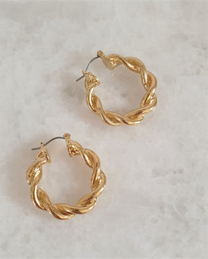 THE EVA GOLD PLATED TWIST HOOPS
