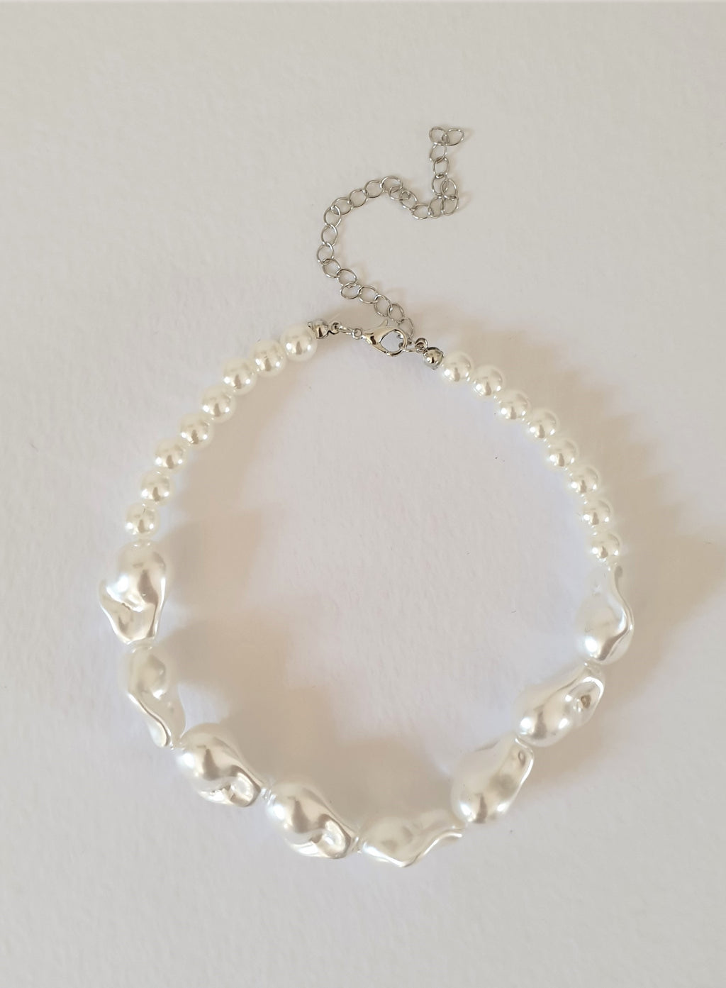 THE GILLIAN PEARL CHOKER