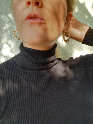 THE EVA GOLD PLATED TWIST HOOPS