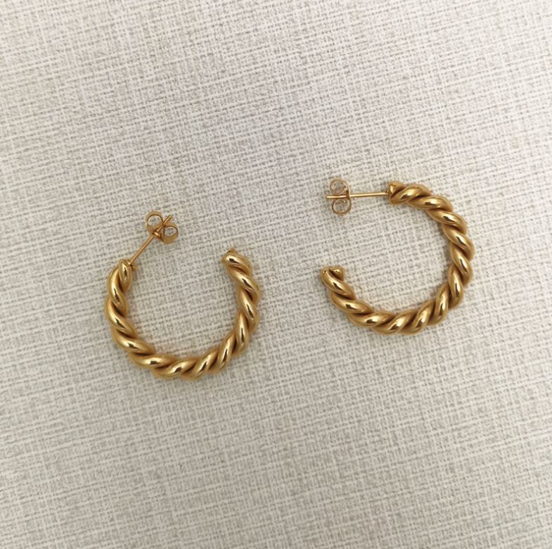 THE KATIE GOLD-PLATED TWIST HOOPS