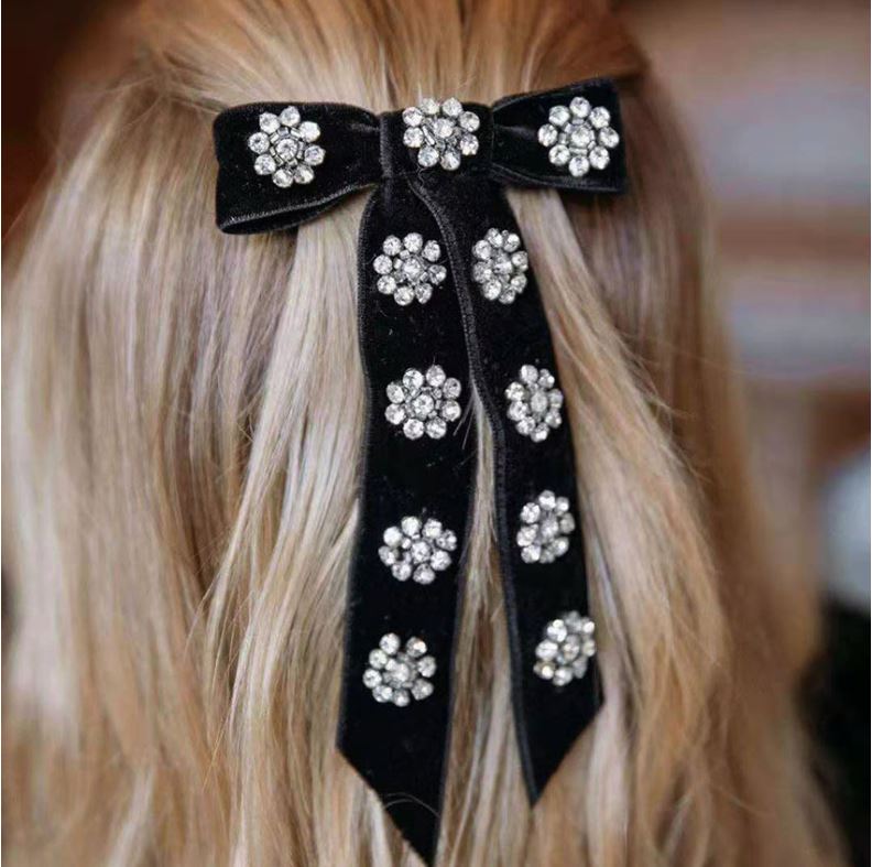 THE CHRISTOLENE VELVET BOW CLIP