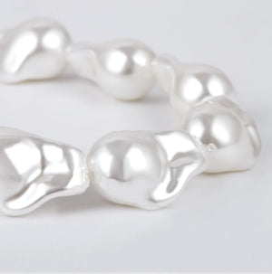 THE GILLIAN PEARL CHOKER