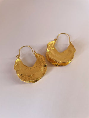 HAMMERED GOLD CRESCENT EARRINGS
