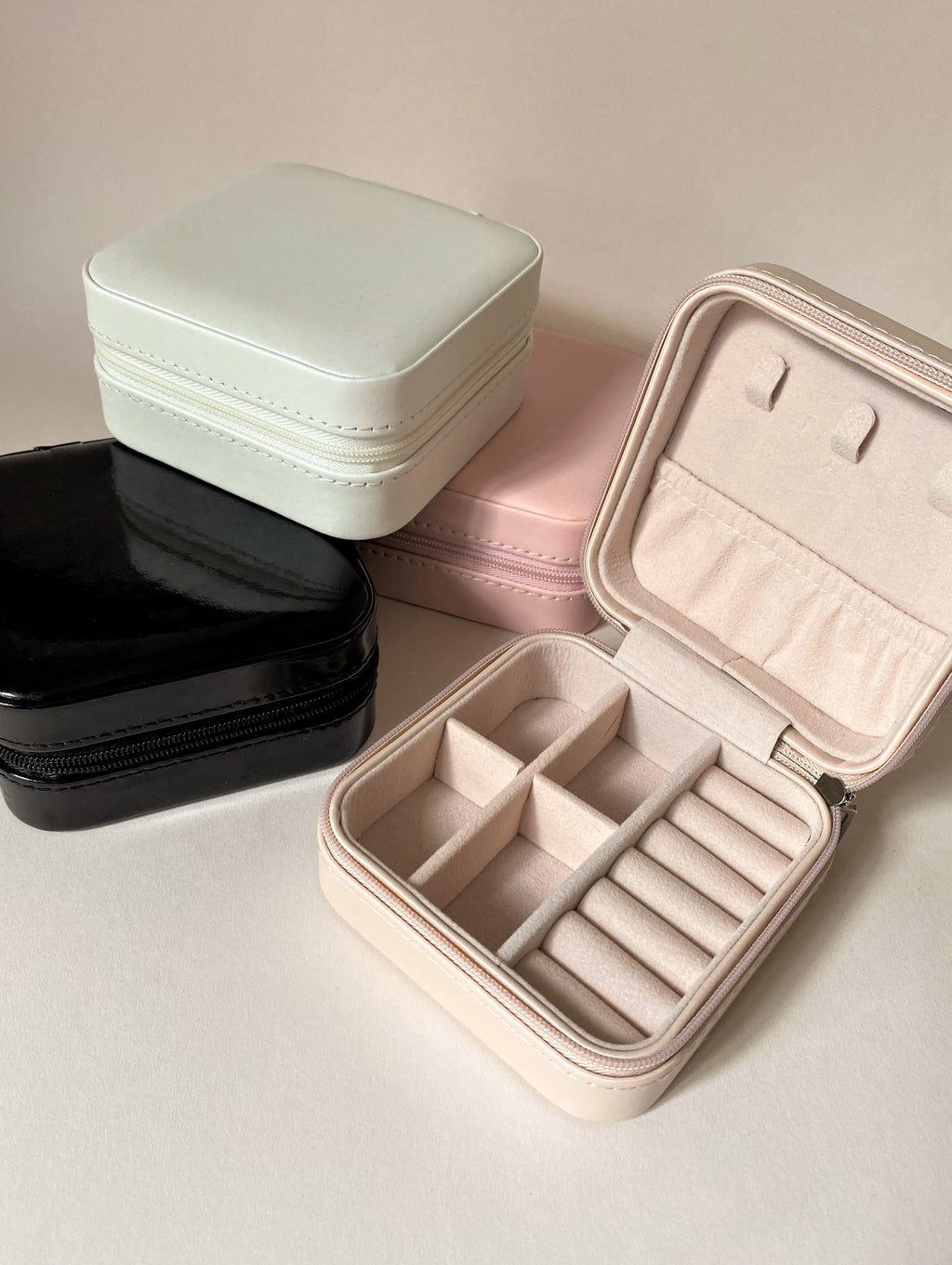 LIA JEWEL CASES
