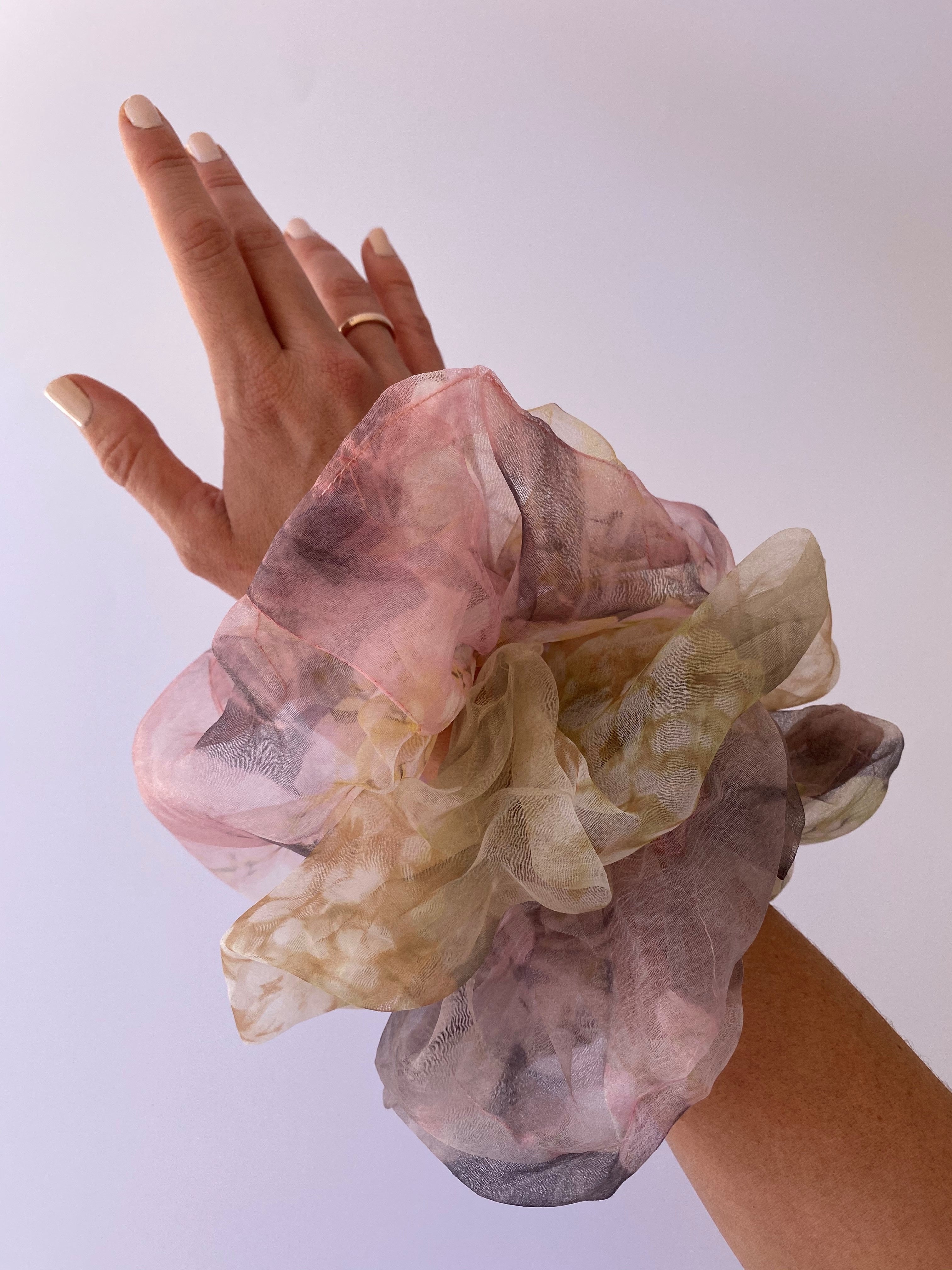 THE AZALEA ORGANZA SUPER SCRUNCHIES - SET OF 3