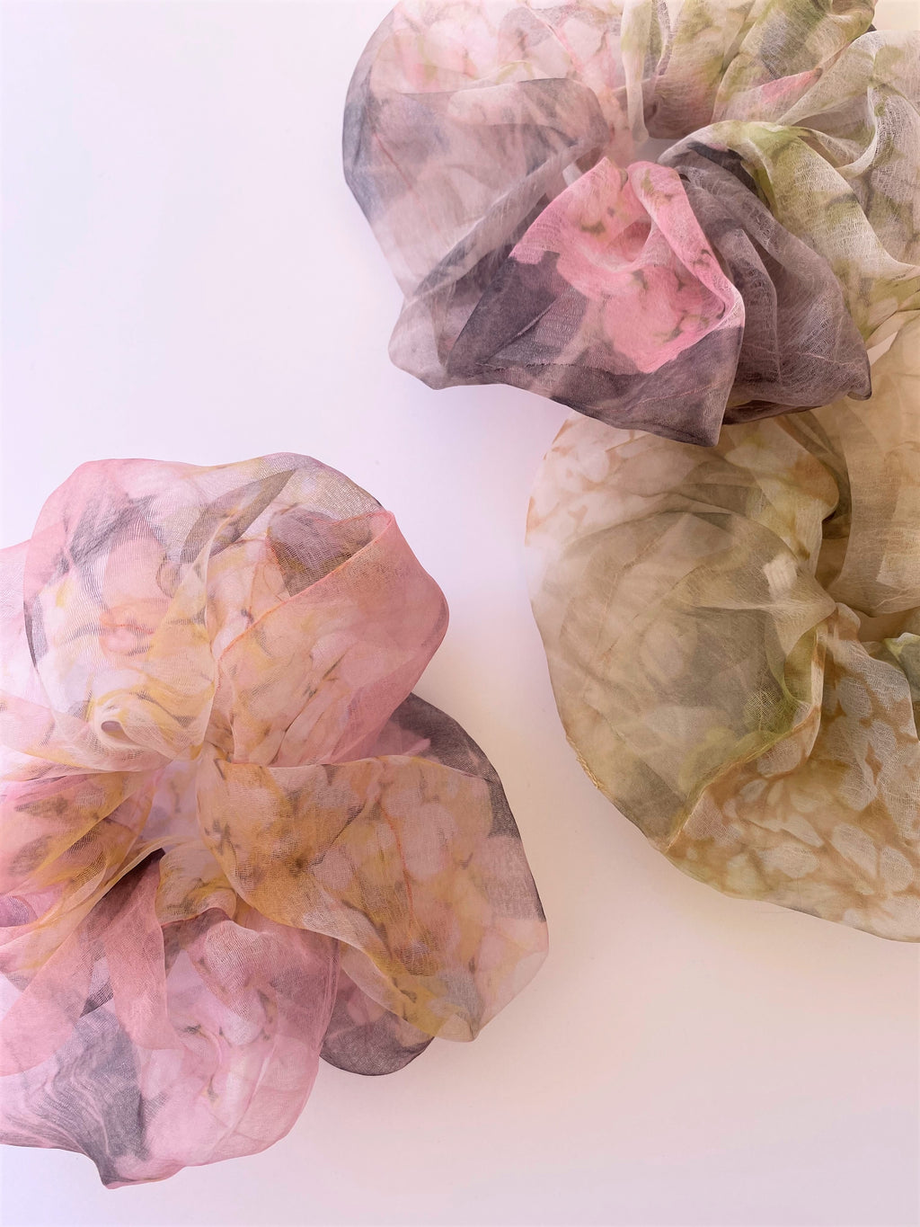 THE AZALEA ORGANZA SUPER SCRUNCHIES - SET OF 3