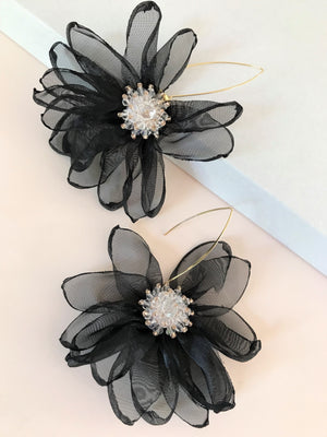 THE TALI FLOWER EARRINGS - BLACK
