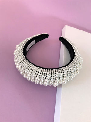 THE ASTERIA PADDED PEARL BAND