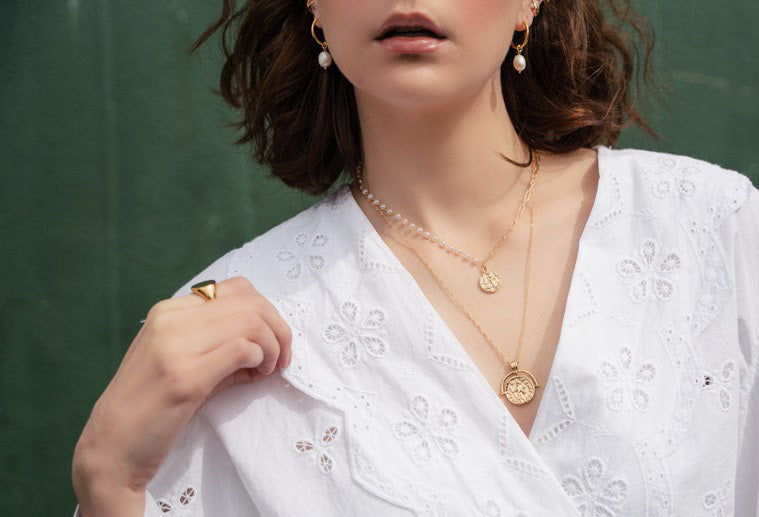 THE ATLAS COIN AND PEARL NECKLACE SET