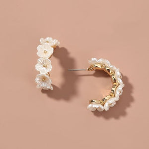 THE COLETTE FLORAL HOOPS