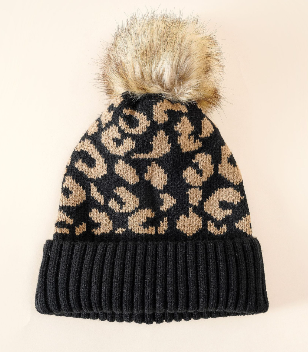 LEOPARD BEANIE WITH FLUFFY POMPOM - BLACK