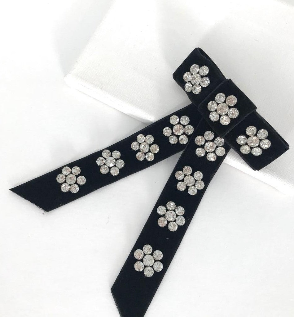 THE CHRISTOLENE VELVET BOW CLIP