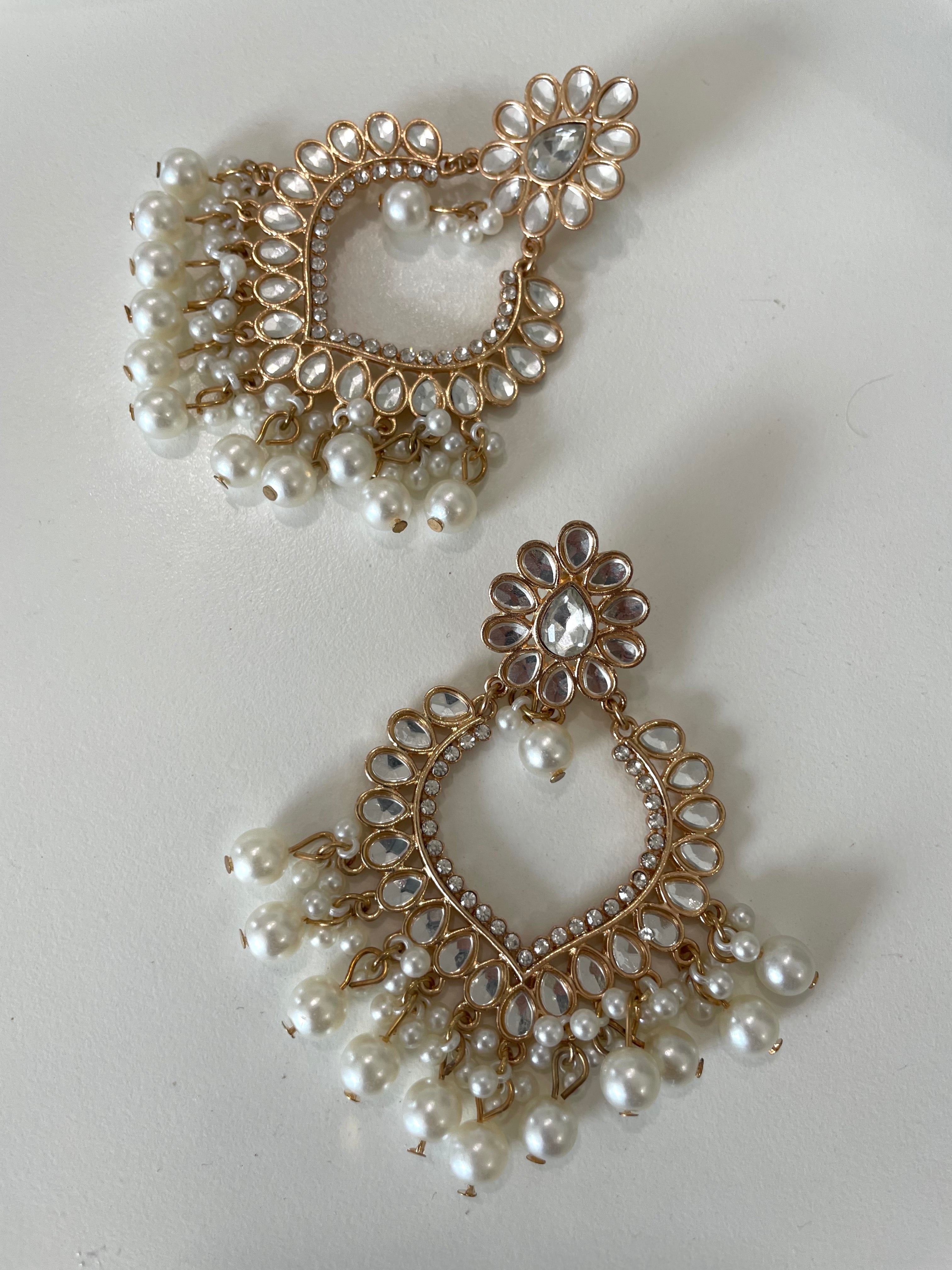 THE CHANDELIER EARRINGS